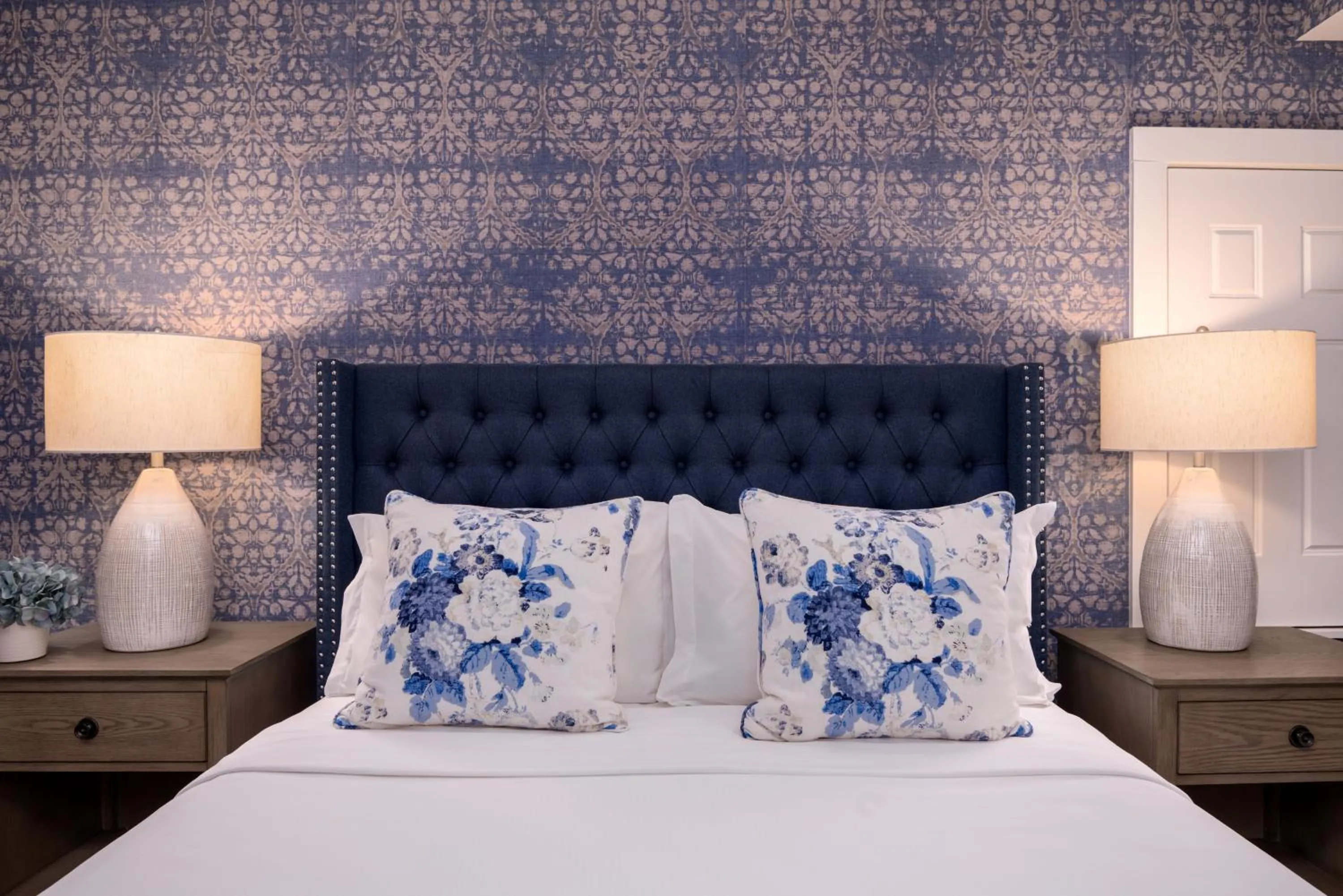 Bed in Hamilton Turner Inn