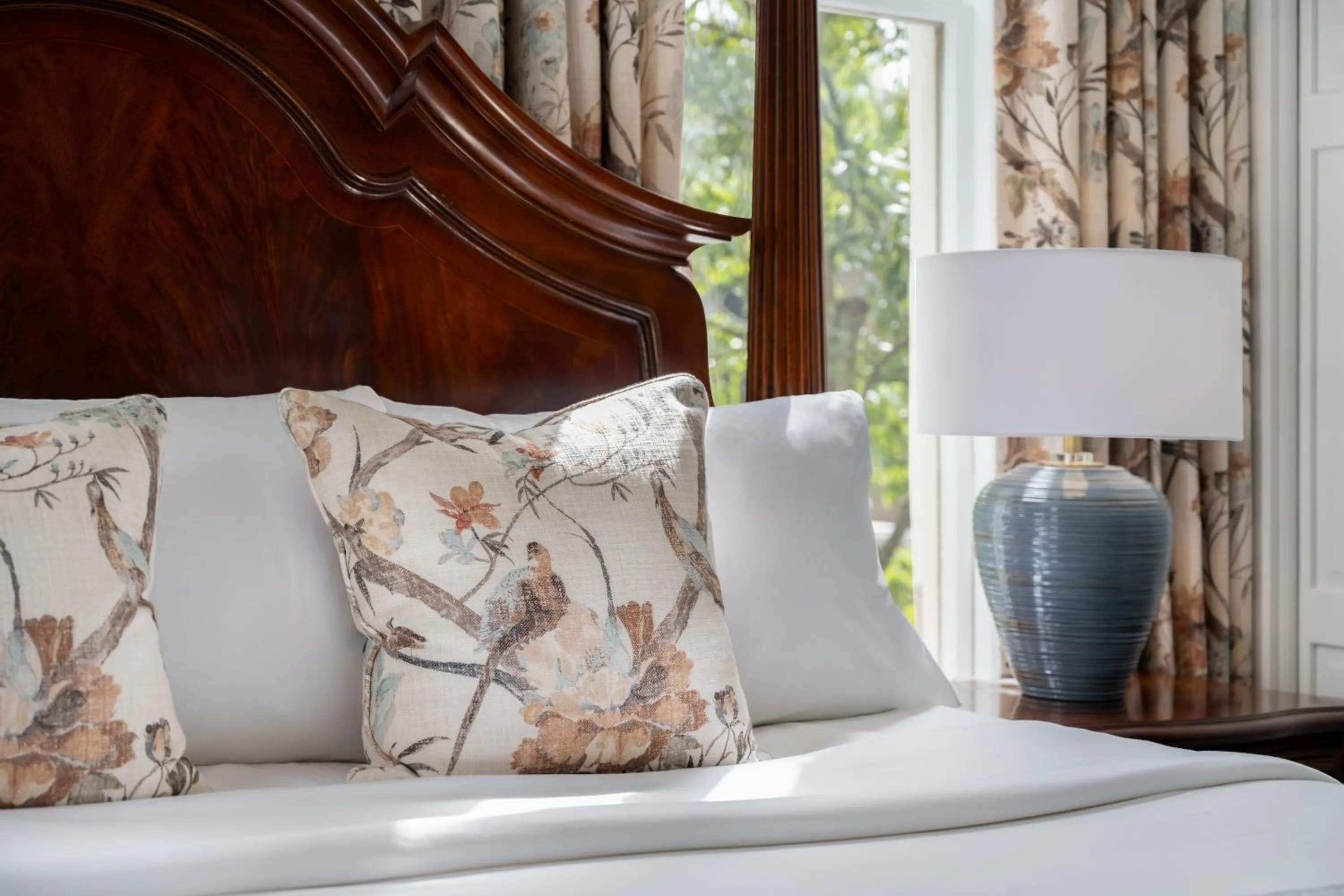 Bed in Hamilton Turner Inn