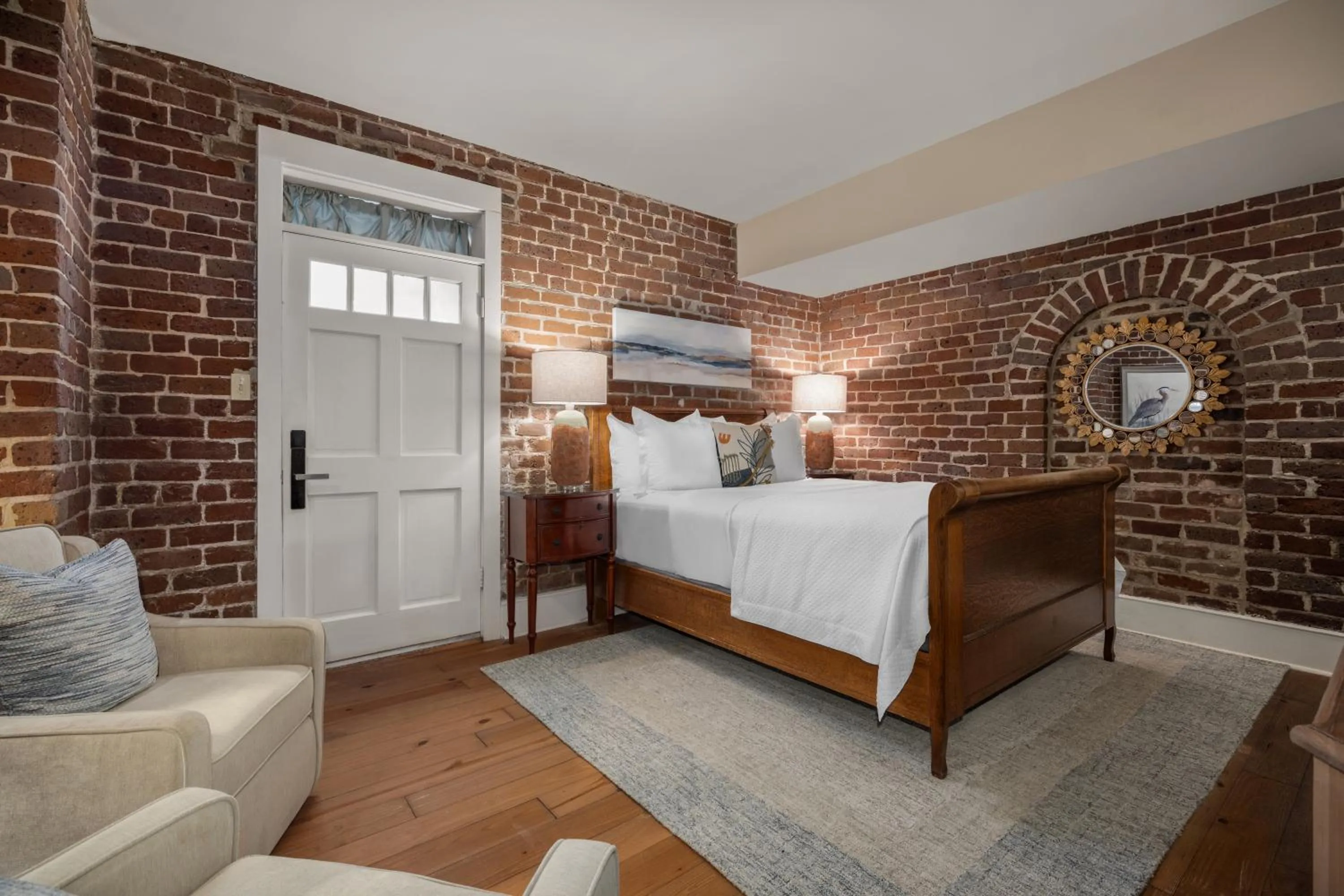 Bed in Hamilton Turner Inn