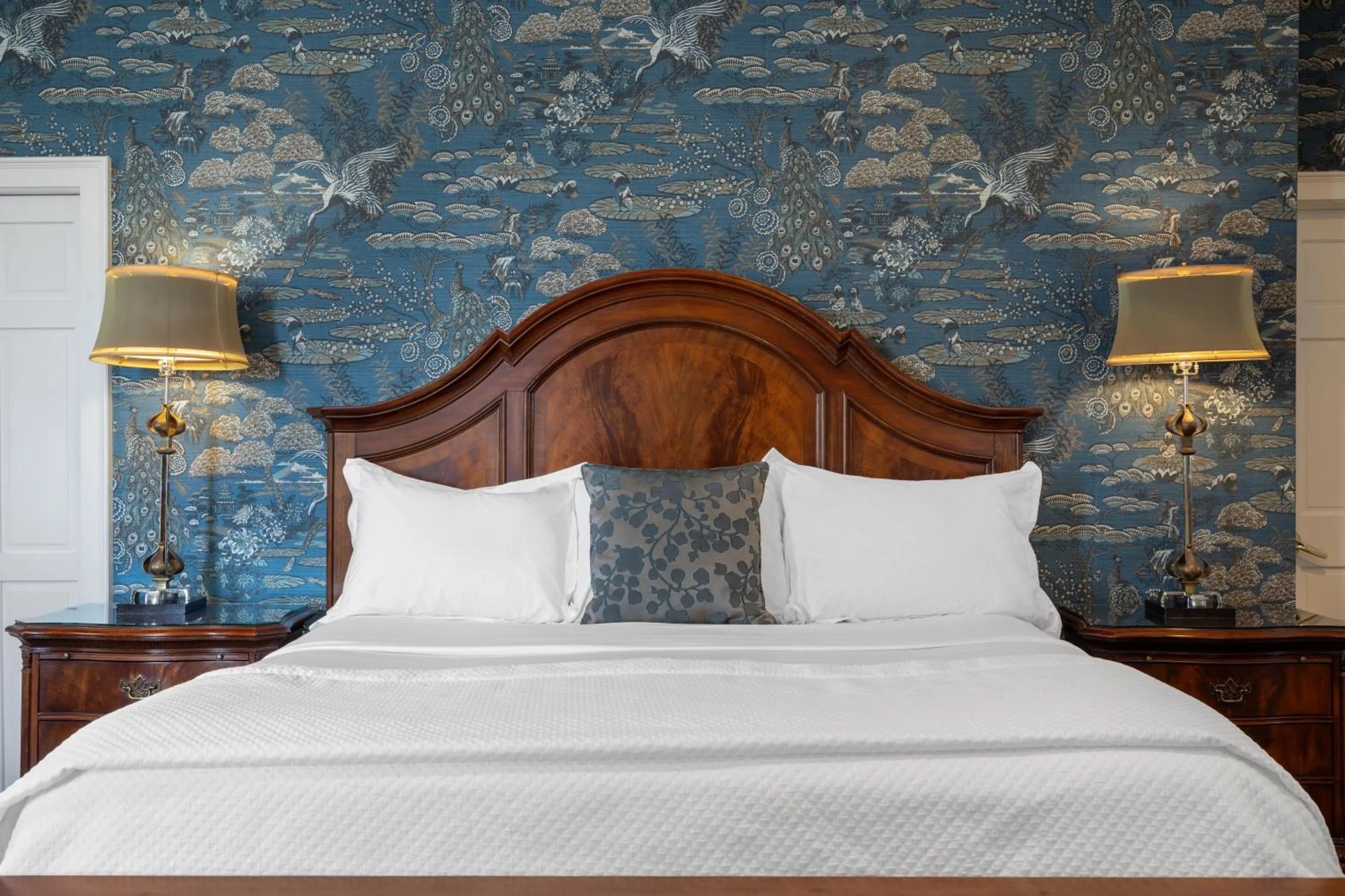 Bed in Hamilton Turner Inn