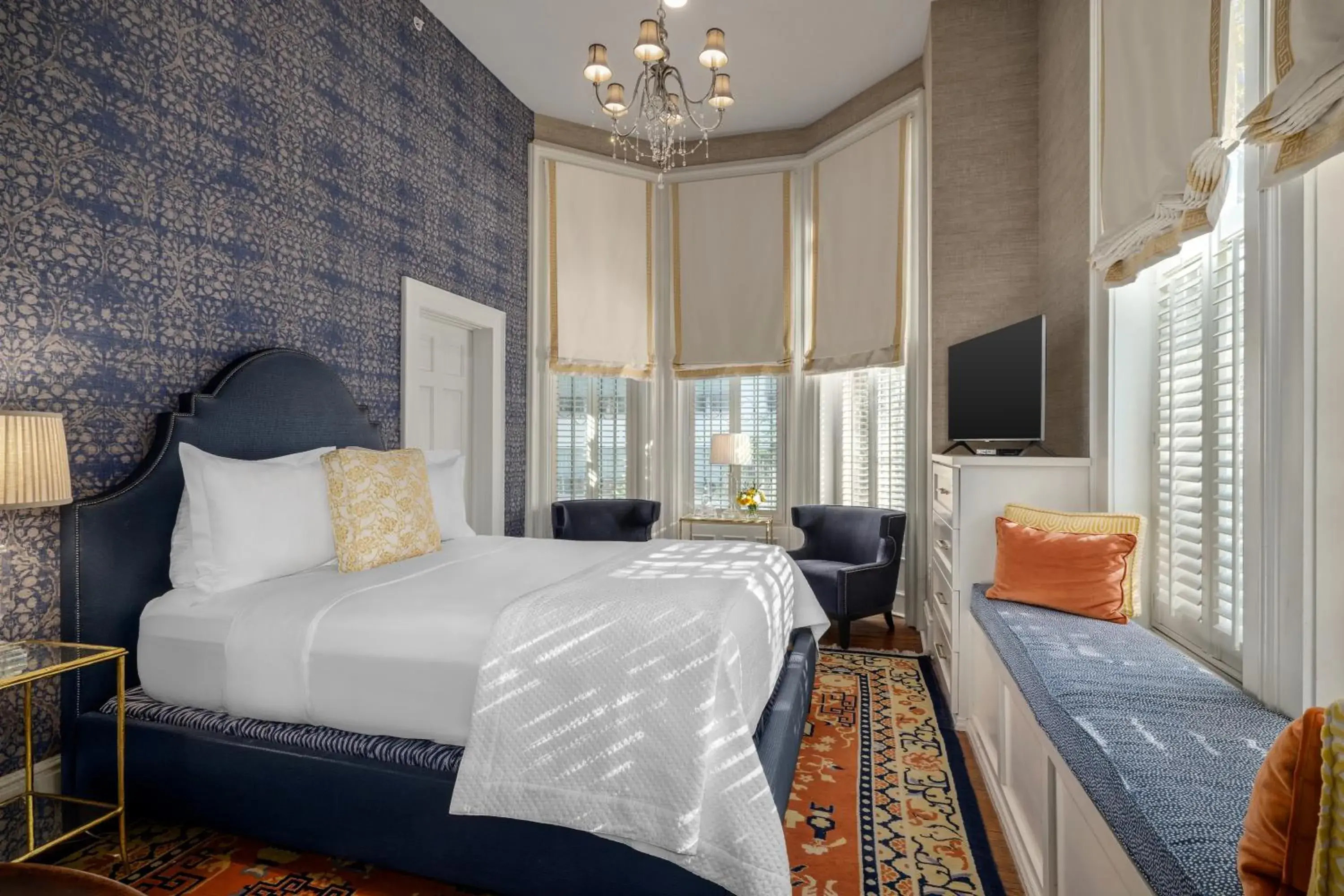 Bed in Hamilton Turner Inn Bed in Hamilton Turner Inn