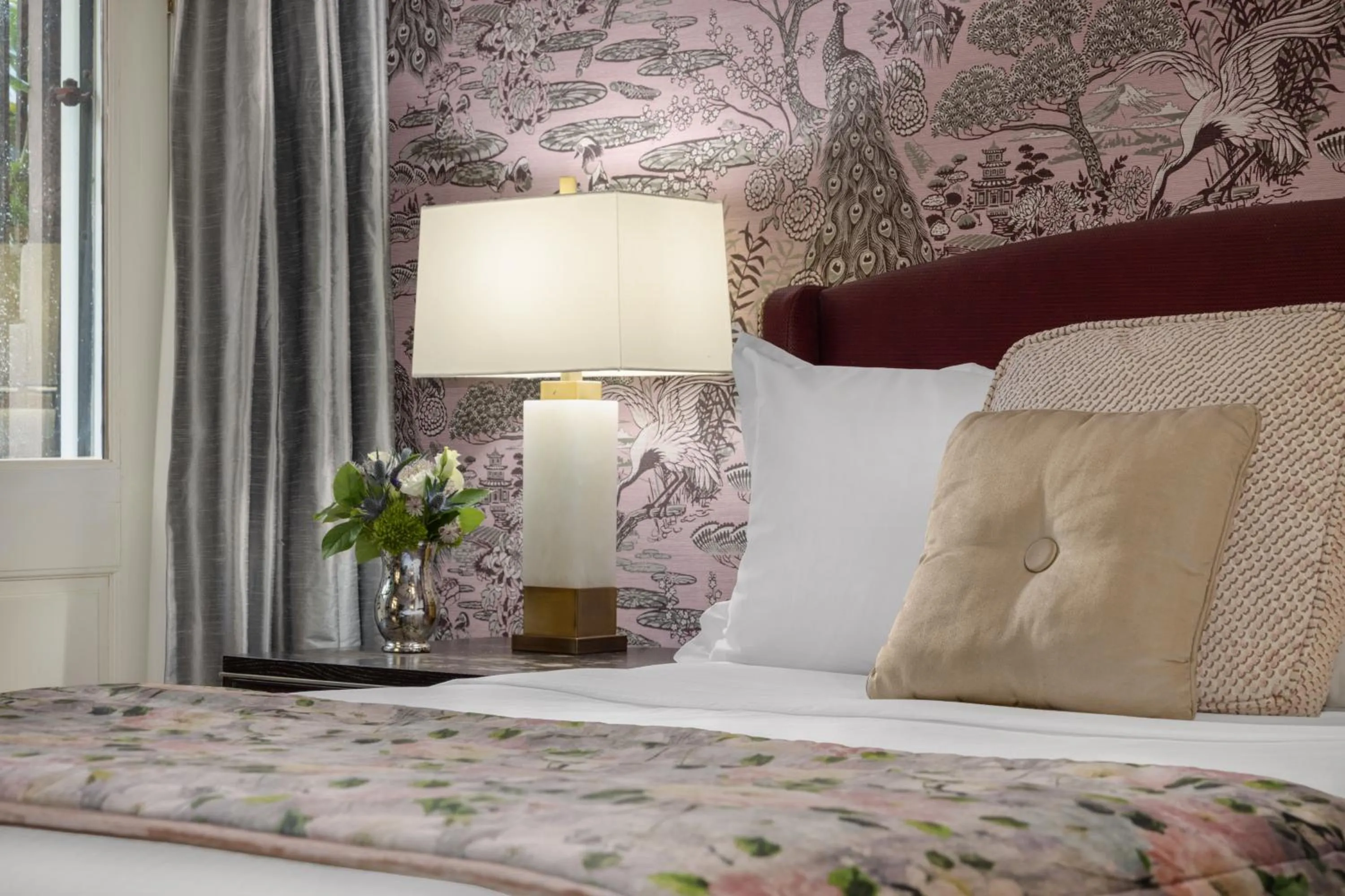 Bed in Hamilton Turner Inn