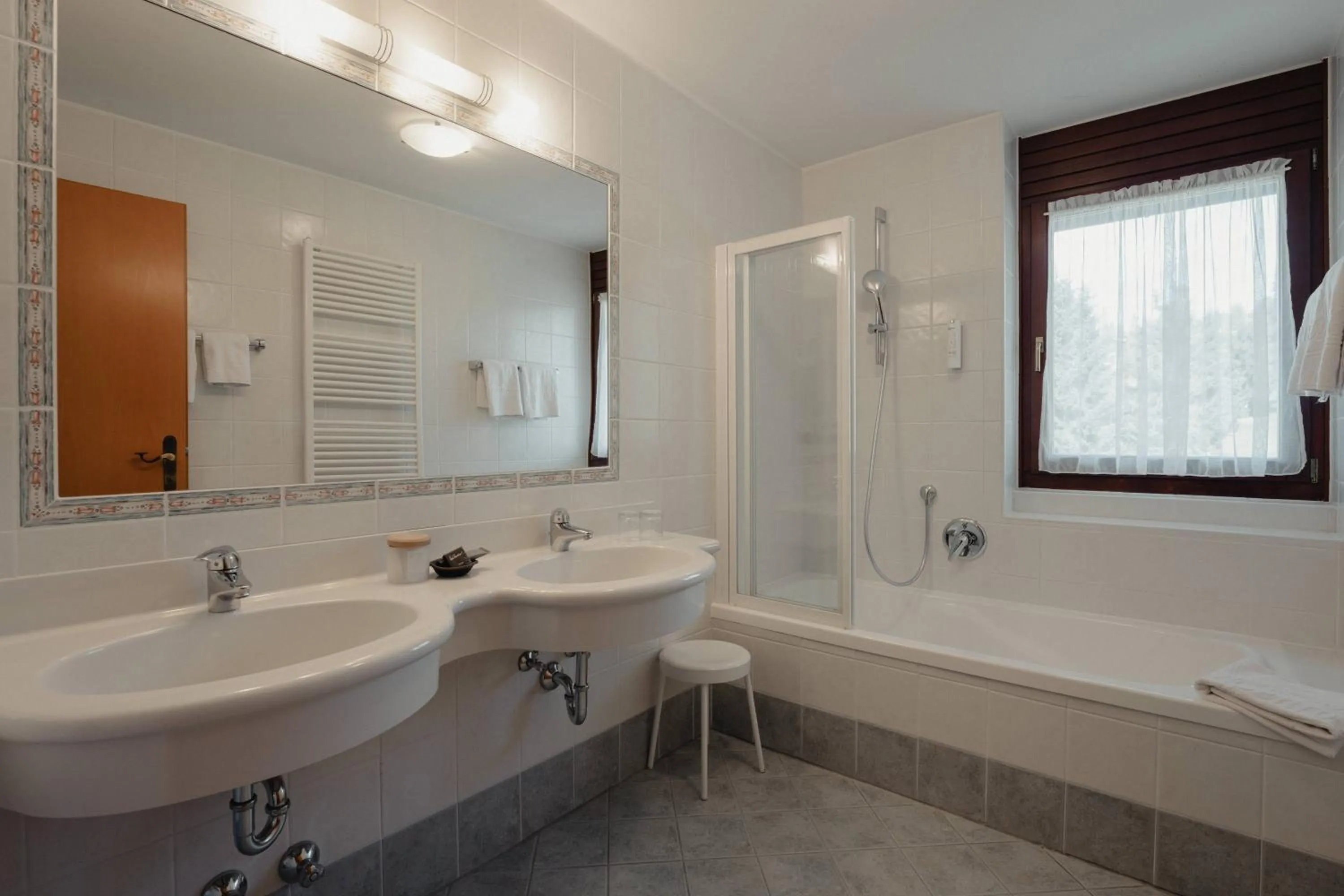 Shower in Hotel Alpenrose