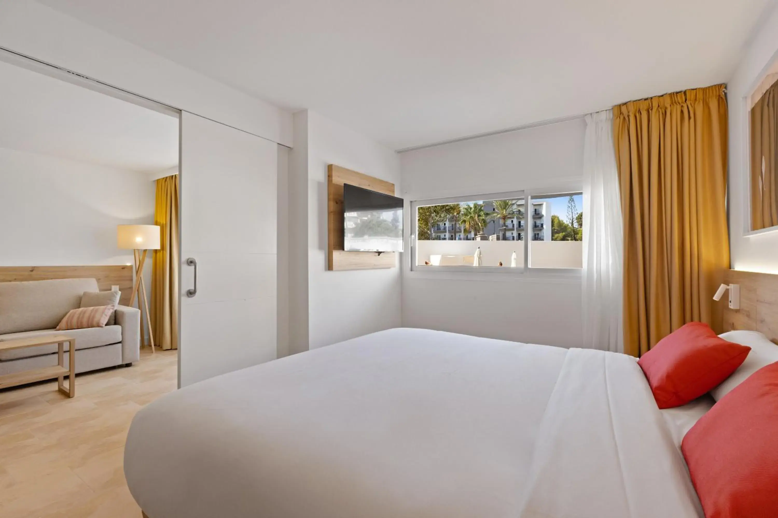 Bed in Palmanova Beach Apartments by TRH Bed in Palmanova Beach Apartments by TRH