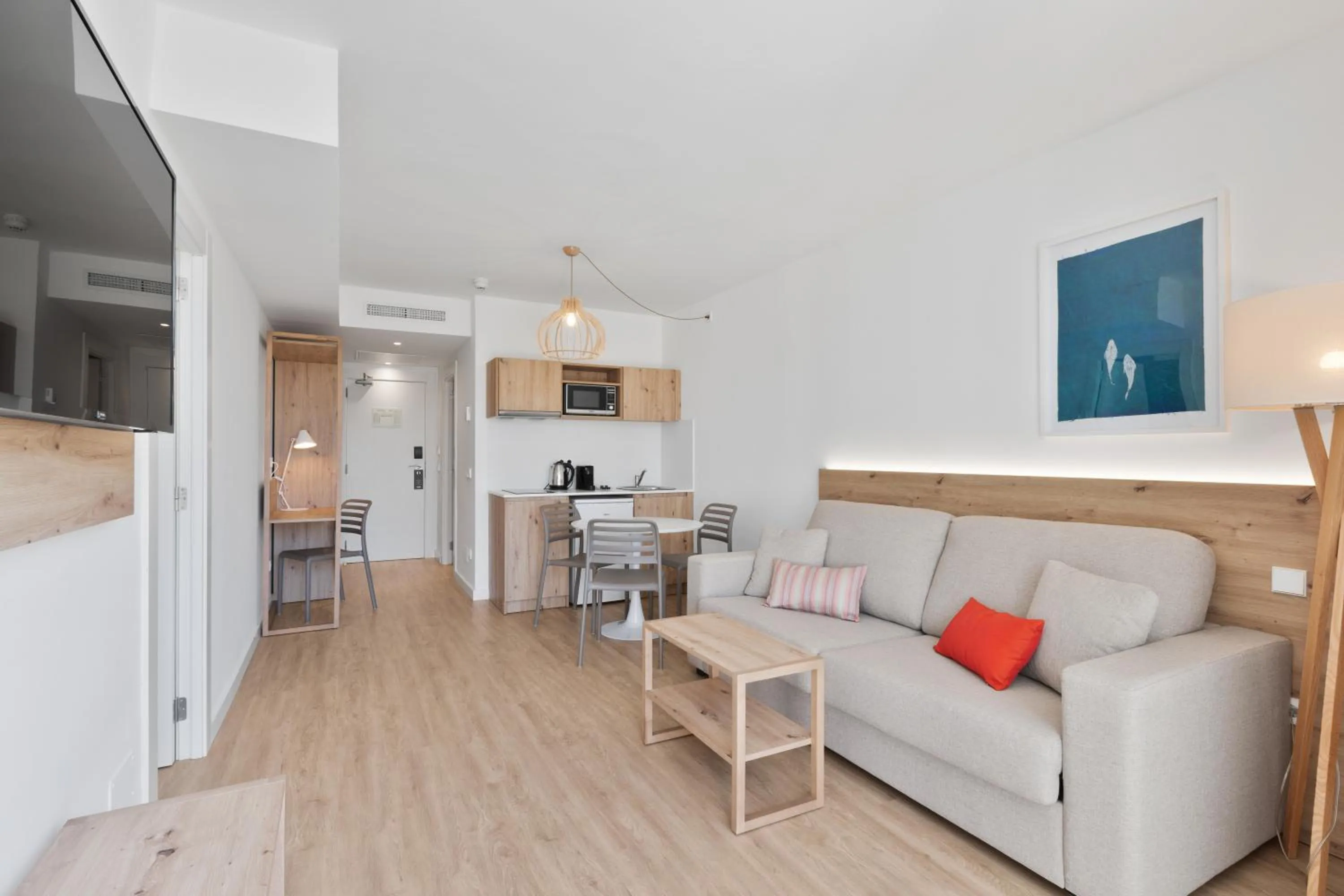 Kitchen or kitchenette in Palmanova Beach Apartments by TRH