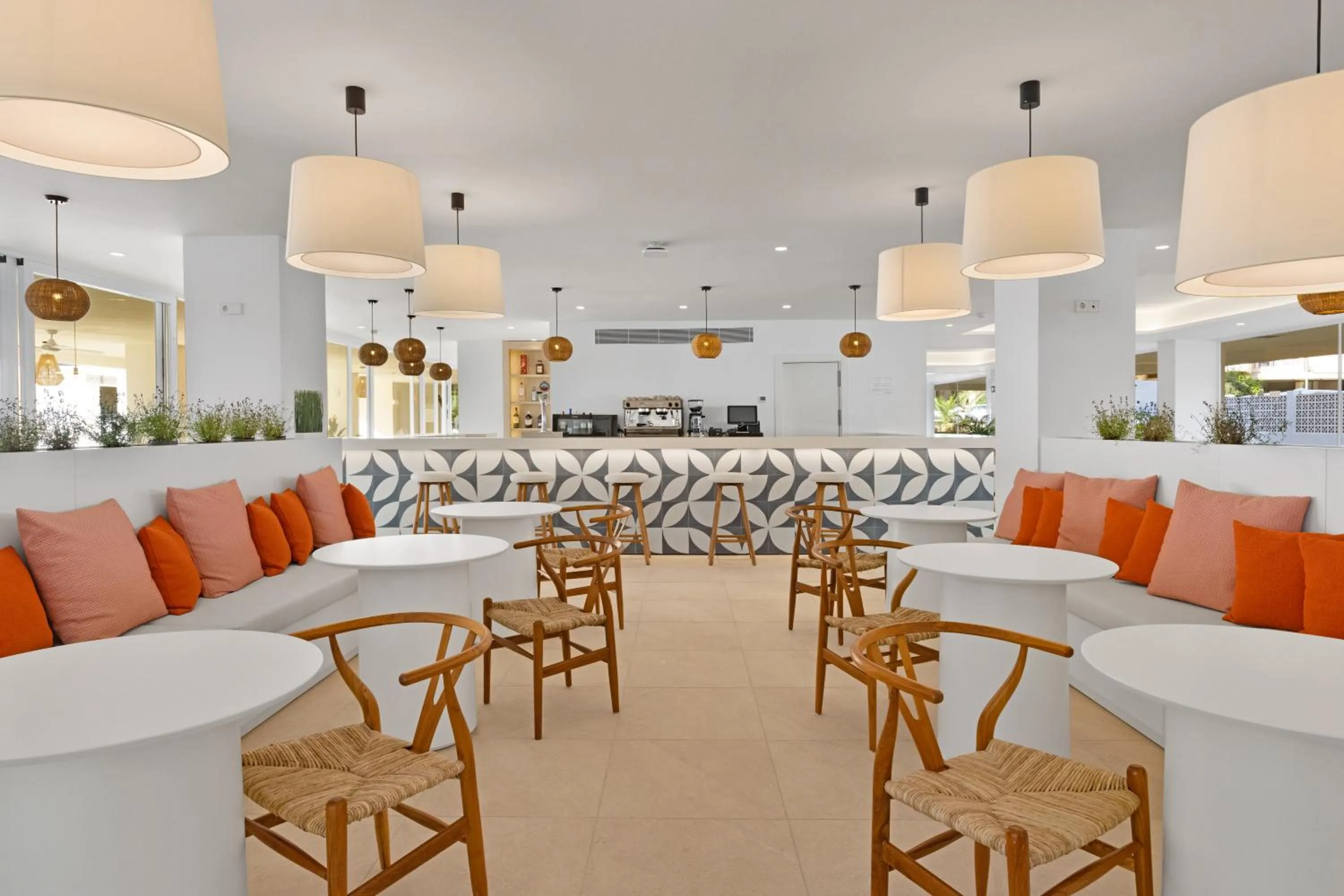 Lounge or bar in Palmanova Beach Apartments by TRH