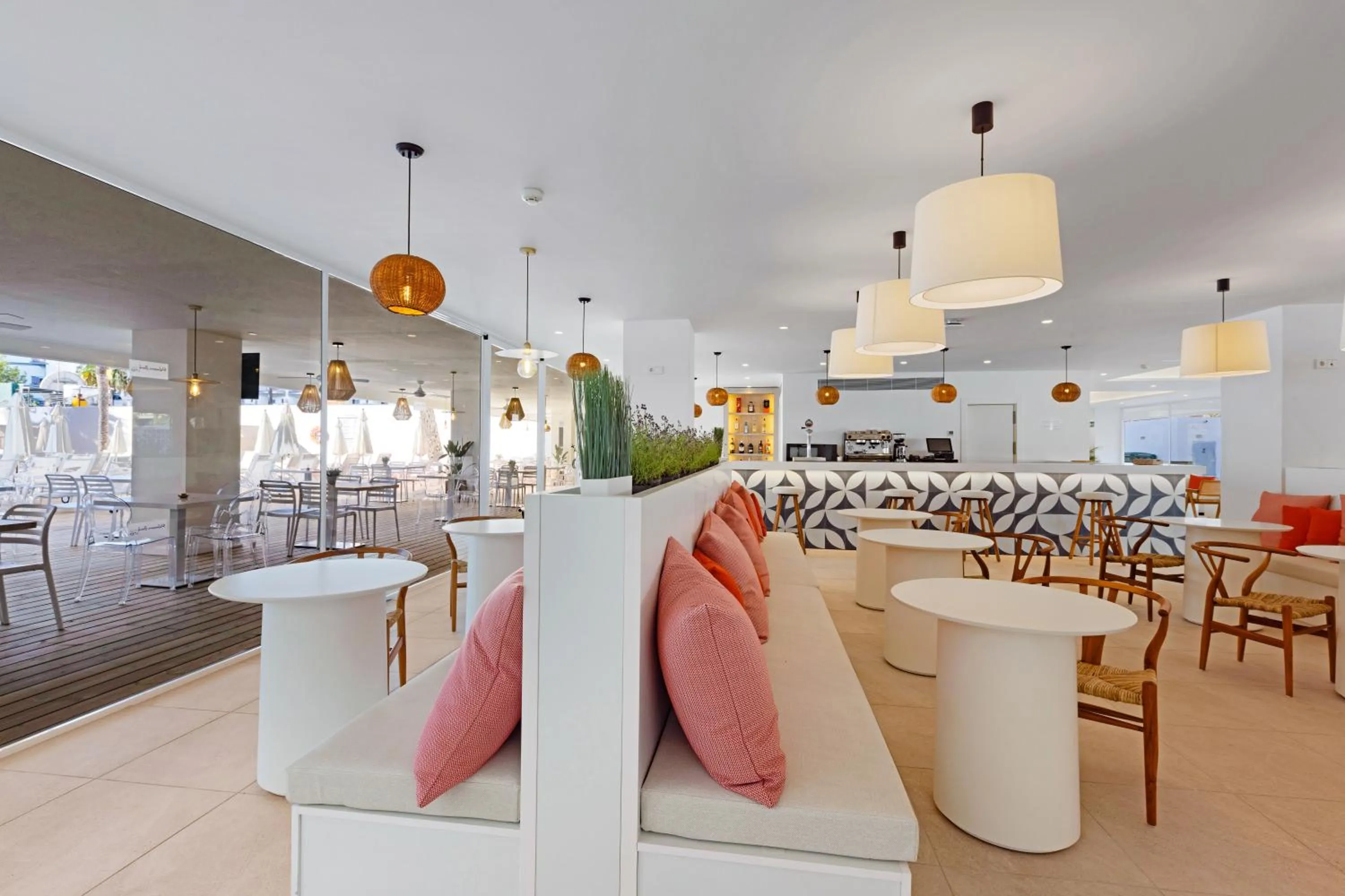 Lounge or bar in Palmanova Beach Apartments by TRH