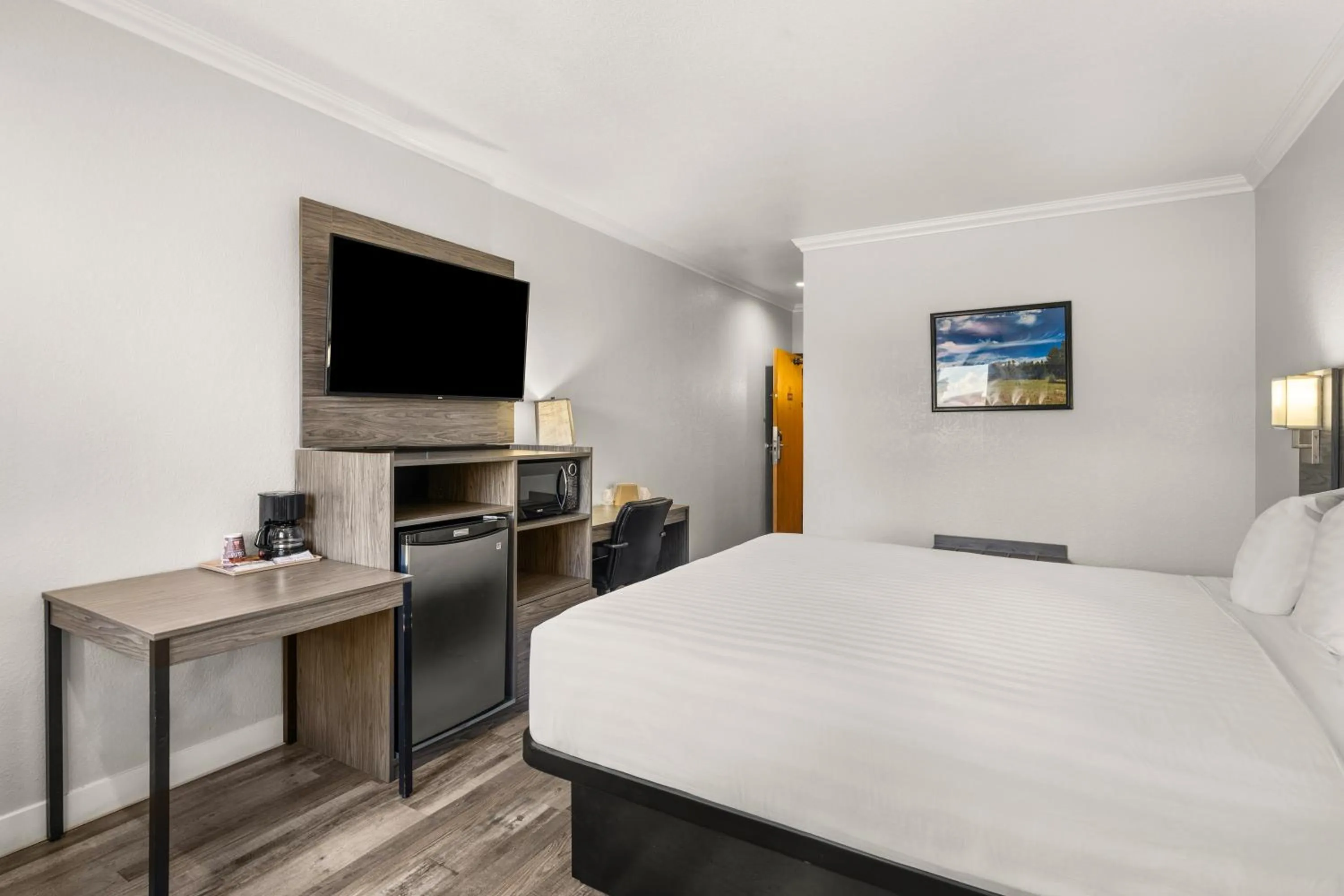 Bedroom, Bed in Americas Best Value Inn Prescott Valley