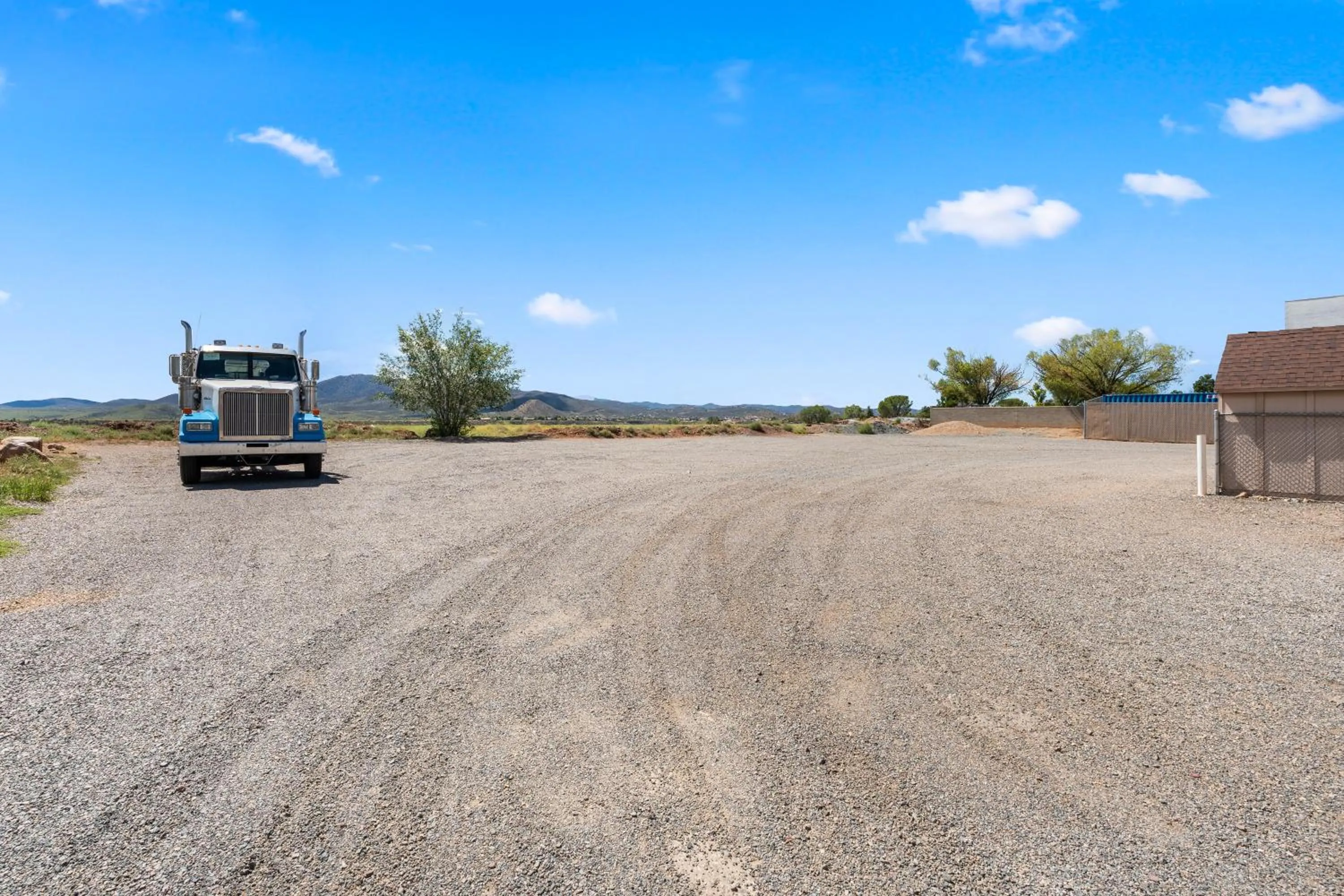 Parking in Americas Best Value Inn Prescott Valley