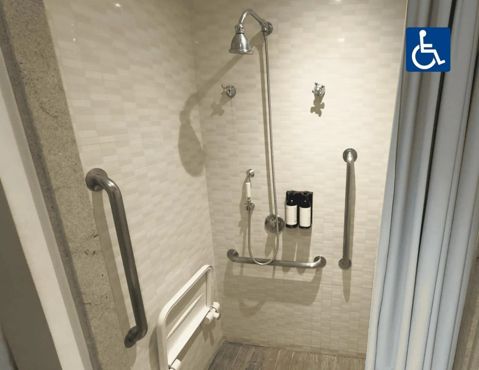 Shower in Wish Foz do Iguaçu