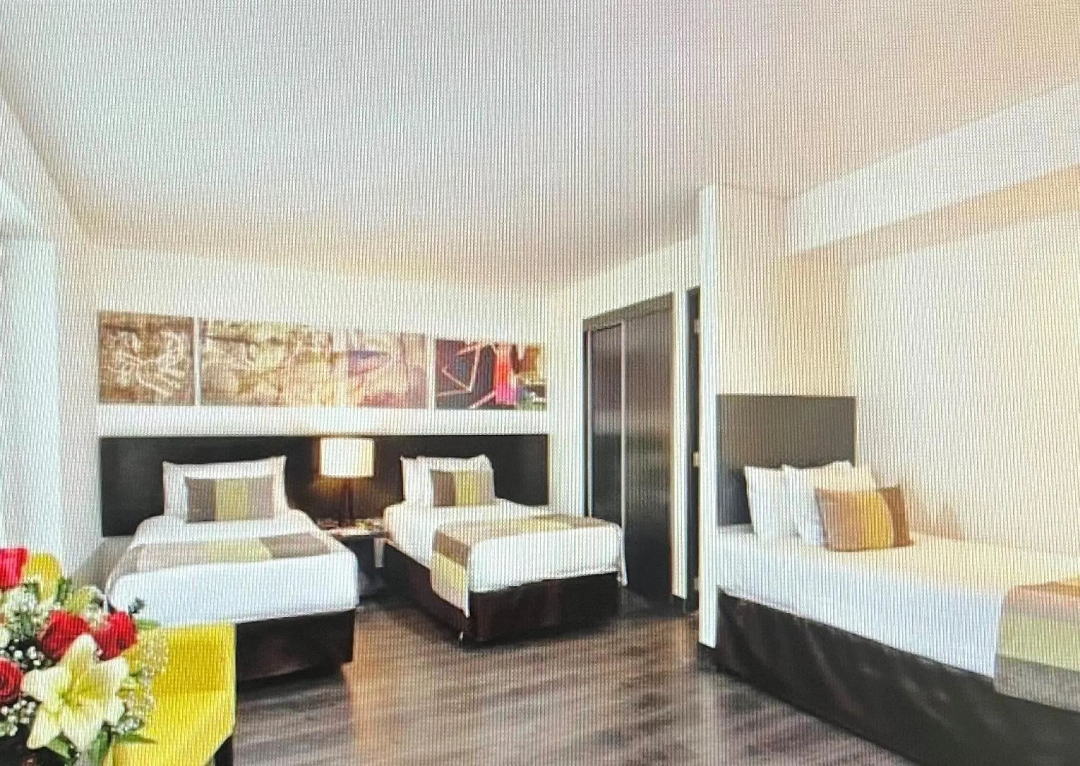 room service, Bed in Hotel Eurotel Providencia