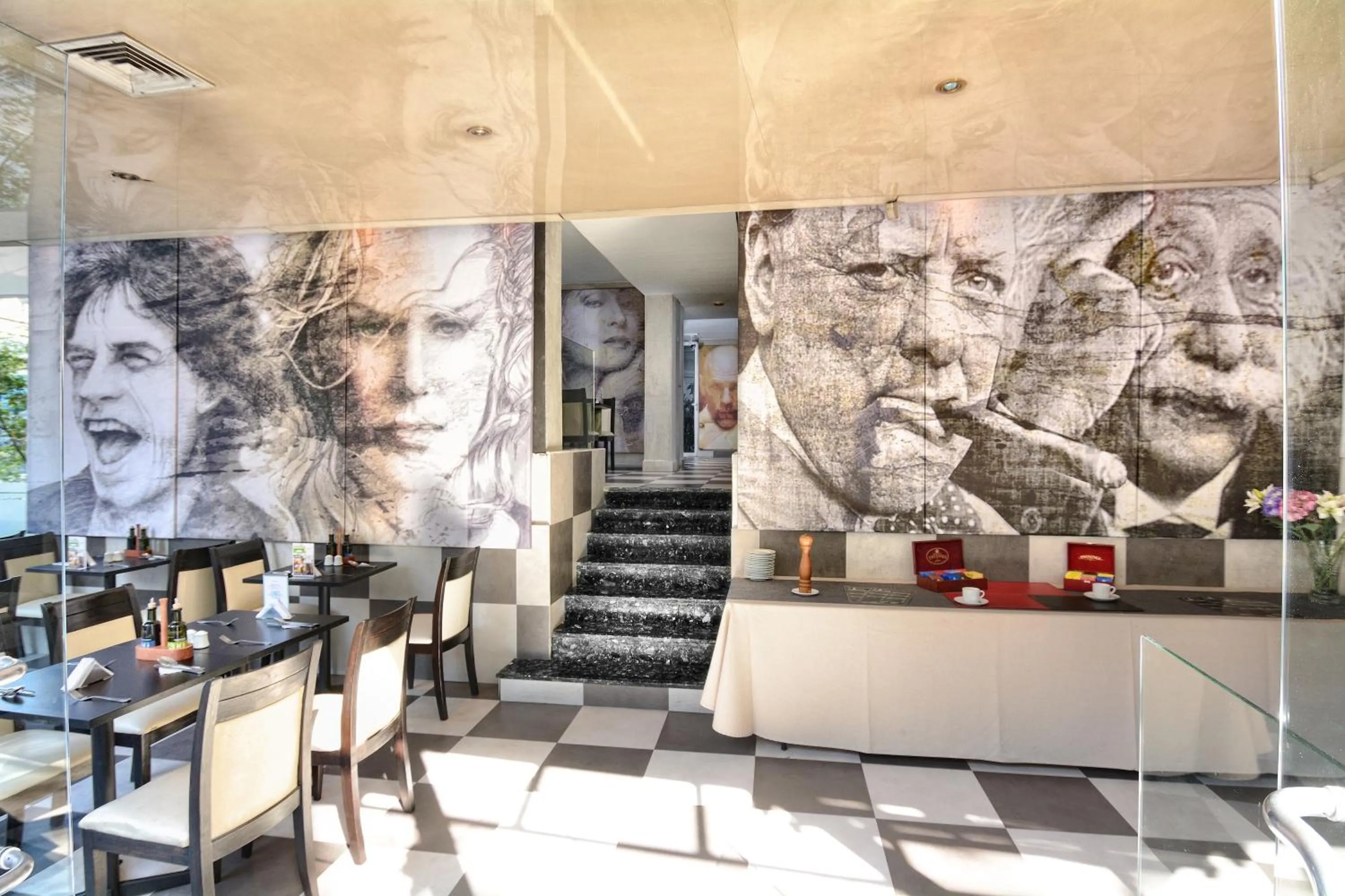 Restaurant/places to eat in Hotel Eurotel Providencia