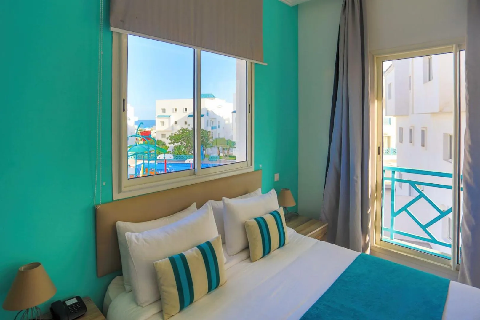 Bed in L'escale Appart-hôtel By 7AV HOTELS