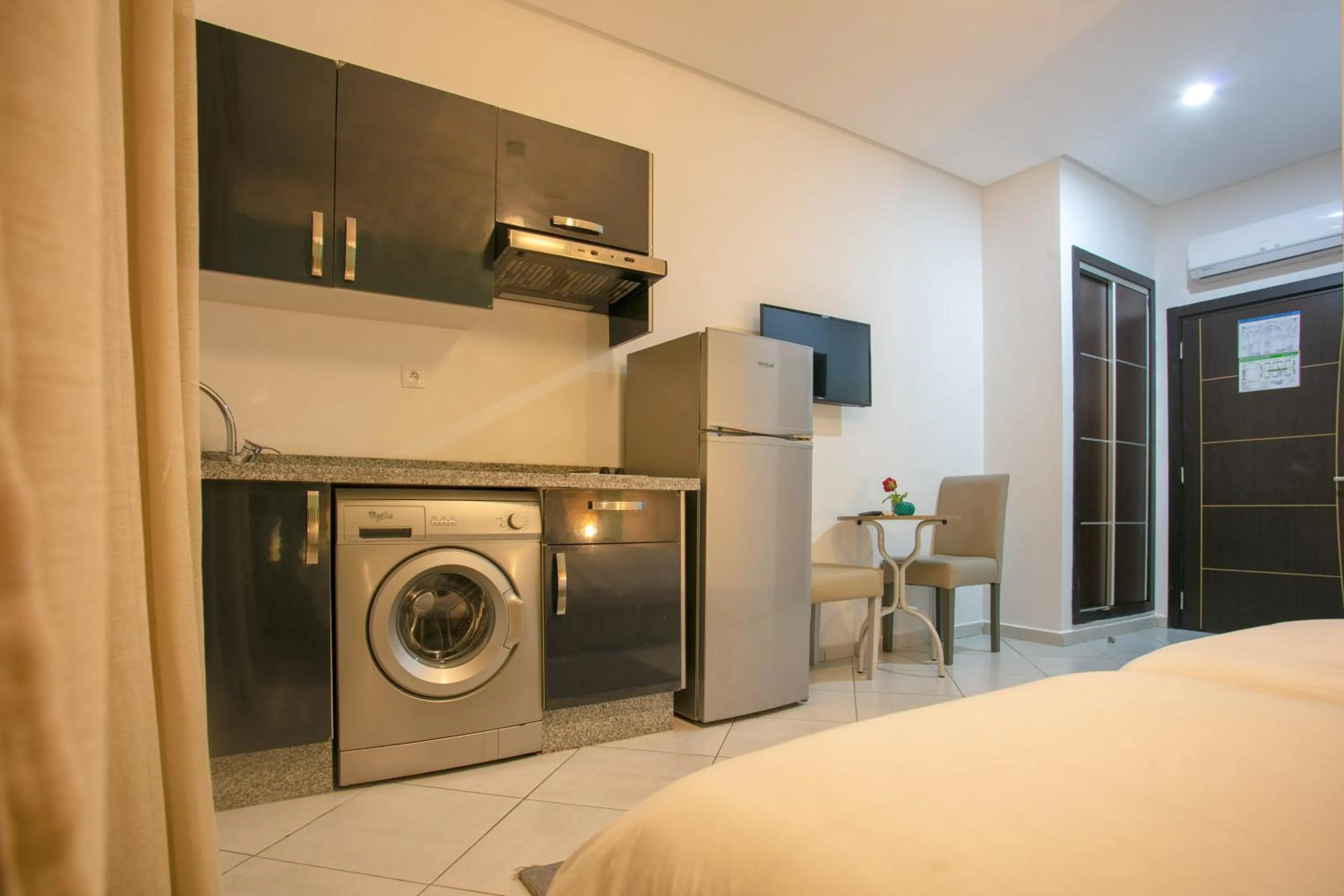 Bed in L'escale Appart-hôtel By 7AV HOTELS