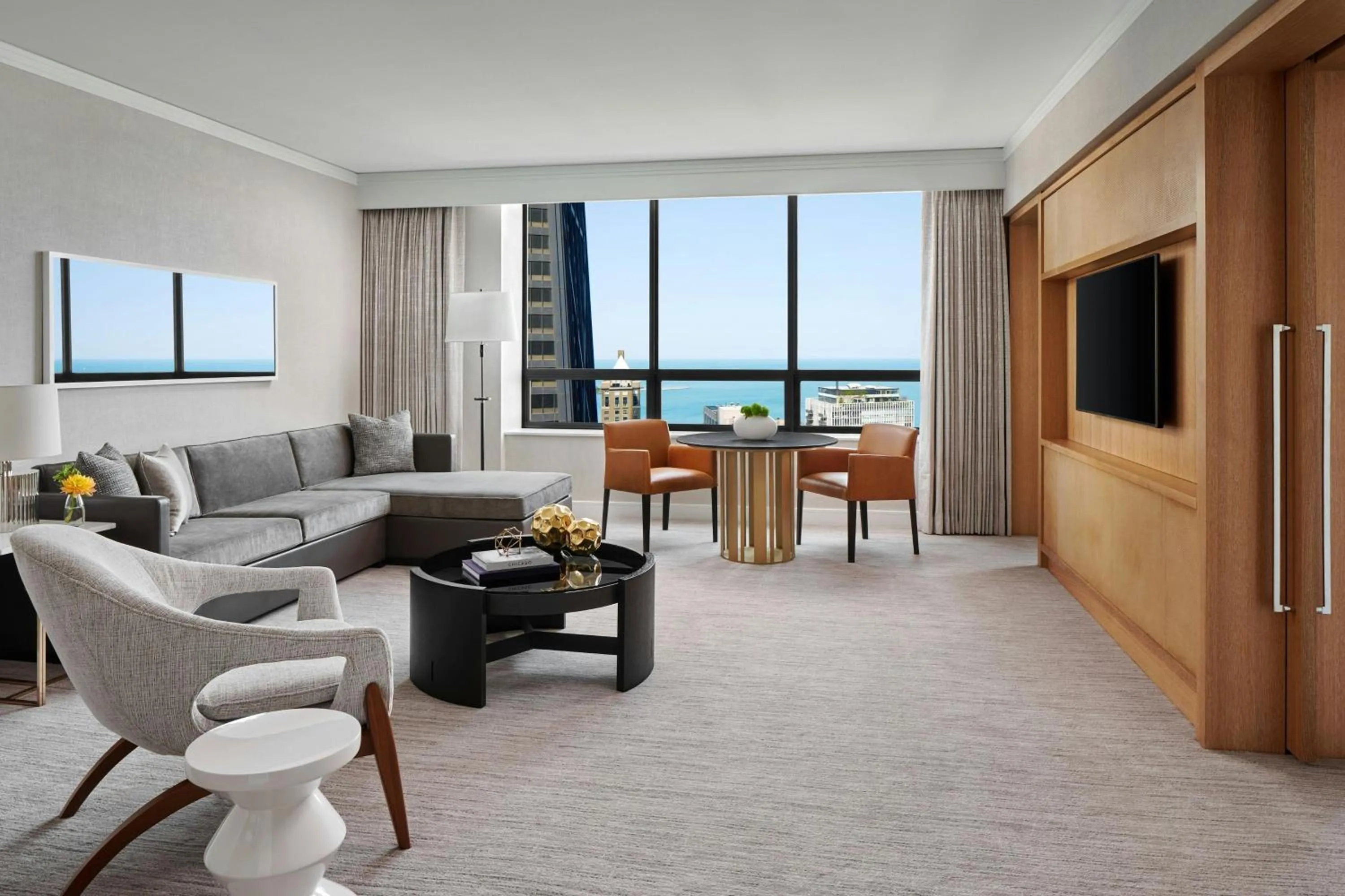 Living room in The Ritz-Carlton, Chicago
