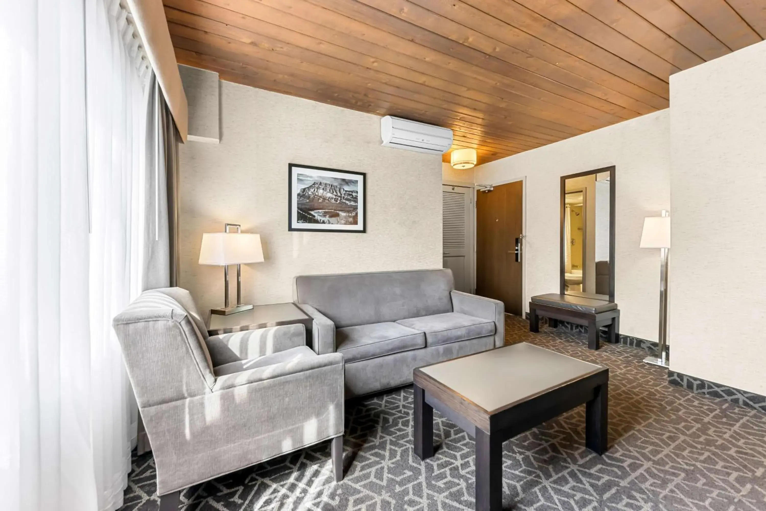 Photo of the whole room in Best Western Plus Banff International Lodge Photo of the whole room in Best Western Plus Banff International Lodge