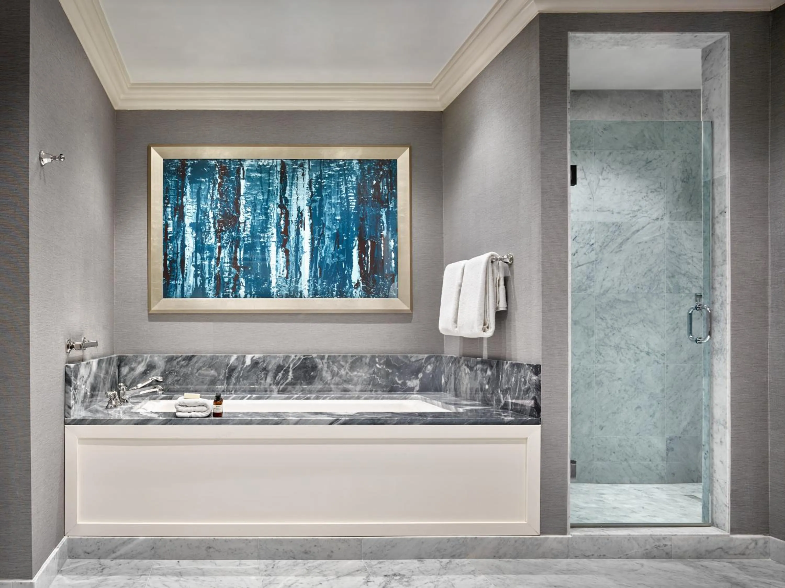 Shower in Fairmont Olympic Hotel