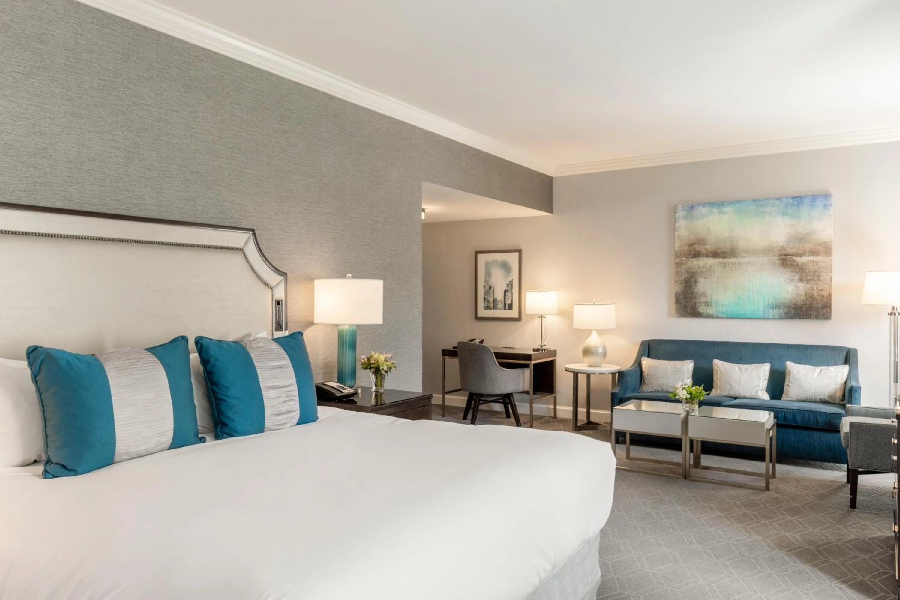 Photo of the whole room, Bed in Fairmont Olympic Hotel