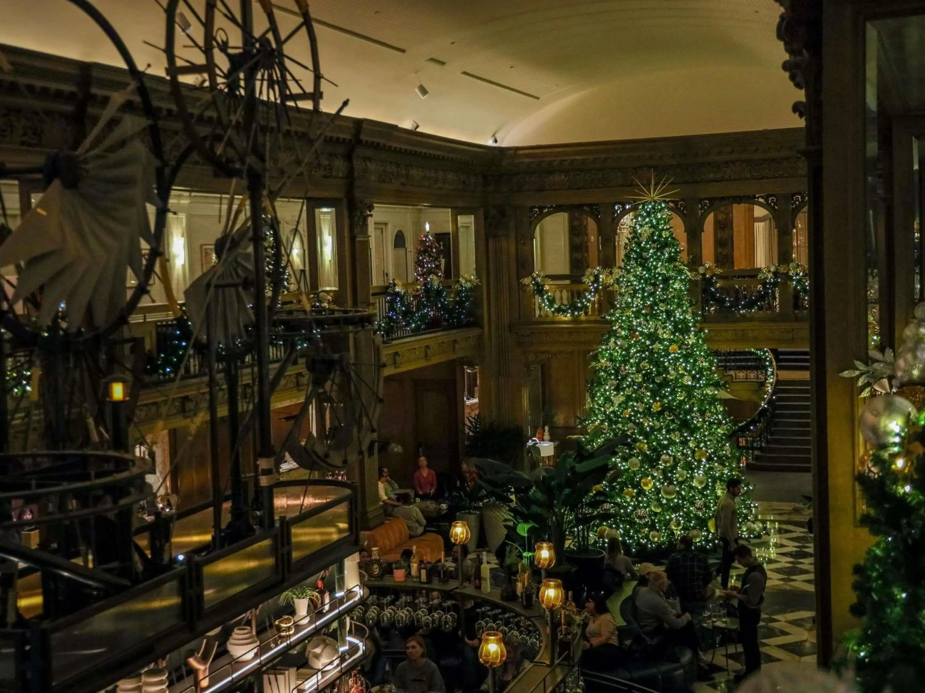 Restaurant/places to eat in Fairmont Olympic Hotel