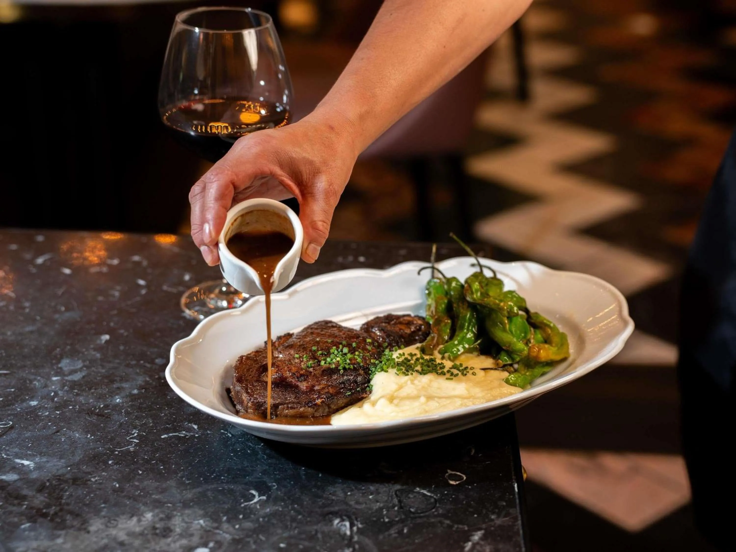 Restaurant/places to eat in Fairmont Olympic Hotel