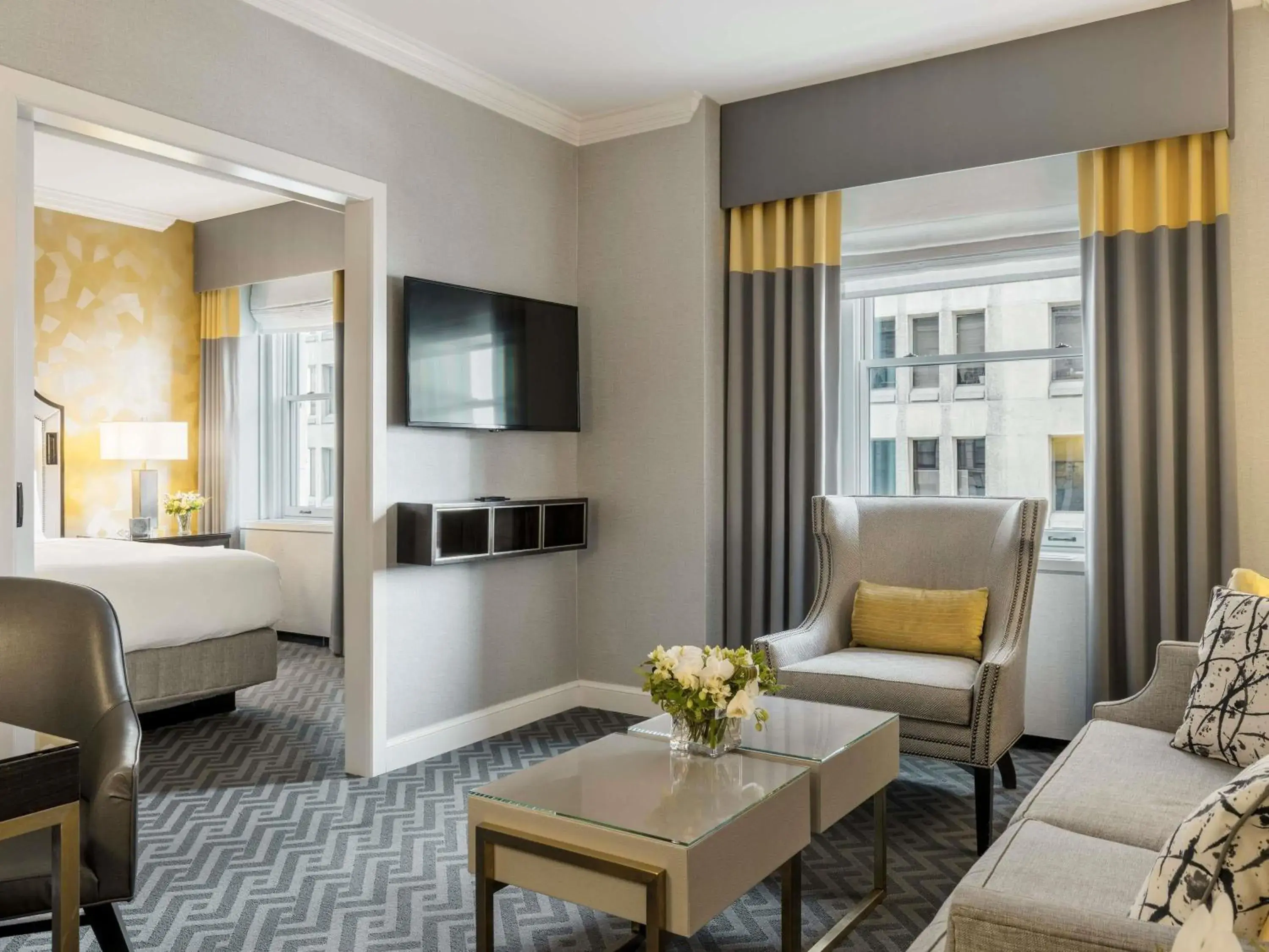 One-Bedroom King Suite in Fairmont Olympic Hotel One-Bedroom King Suite in Fairmont Olympic Hotel