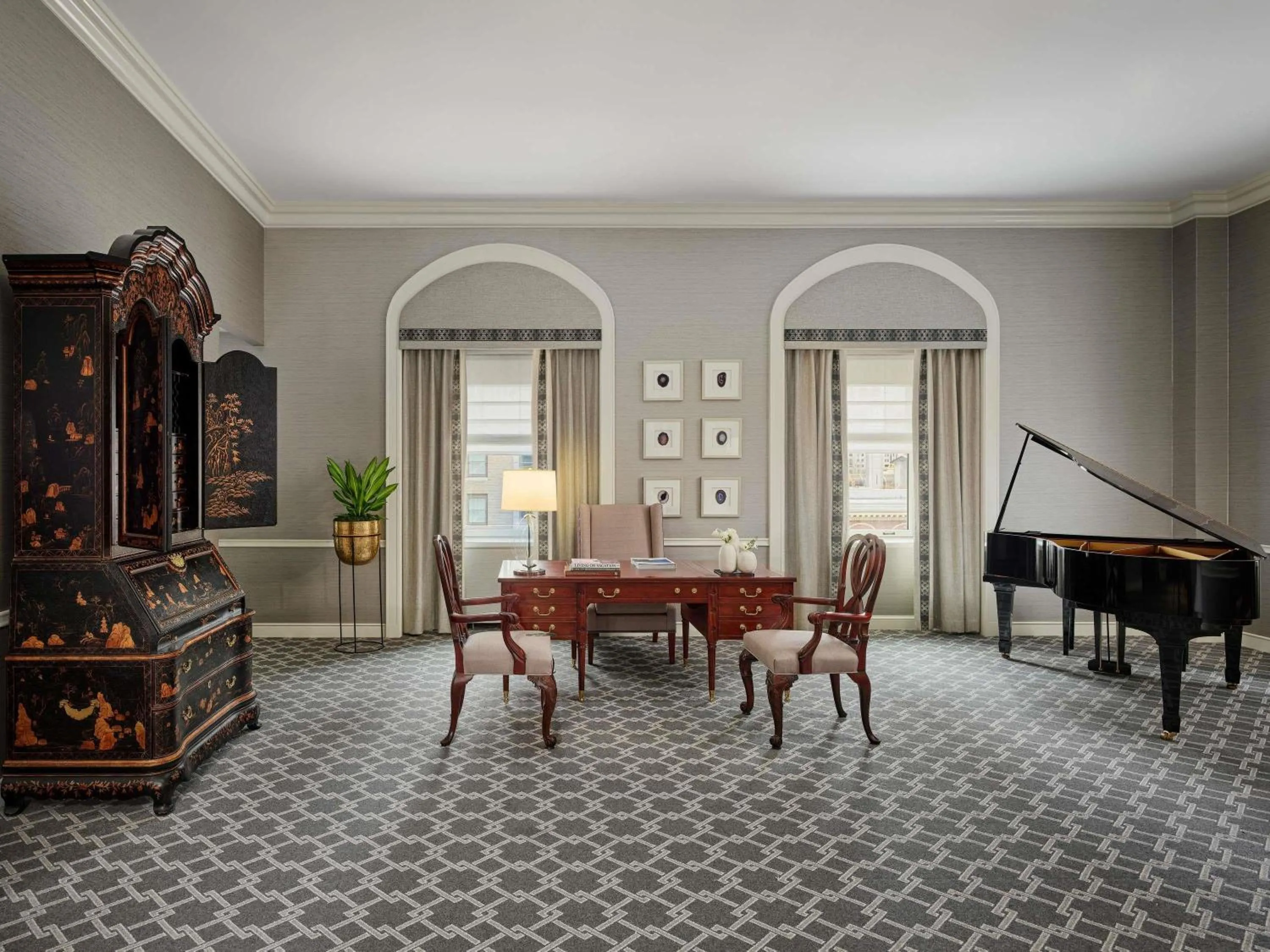 Bedroom in Fairmont Olympic Hotel