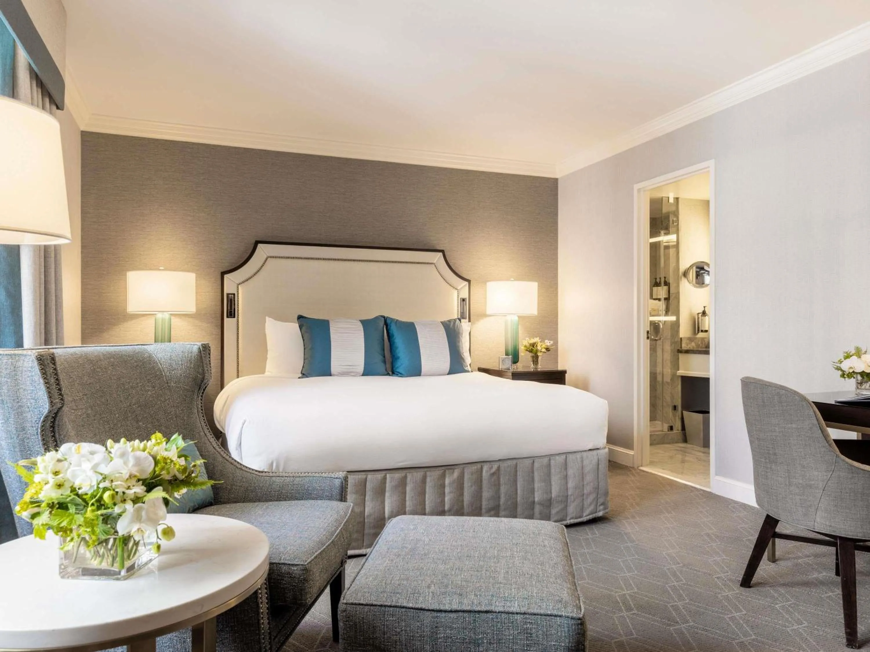 Bedroom, Bed in Fairmont Olympic Hotel