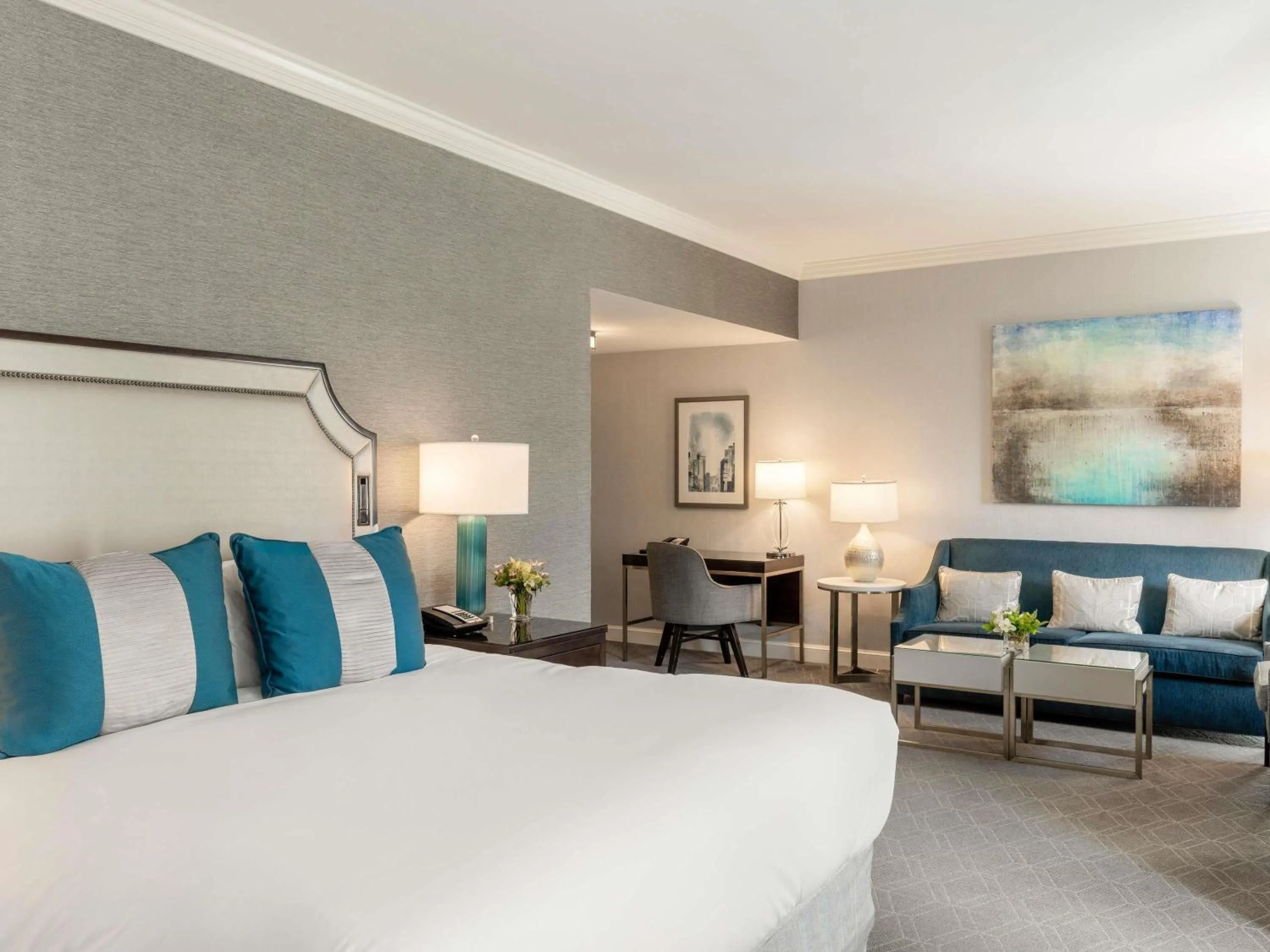 Bedroom, Bed in Fairmont Olympic Hotel