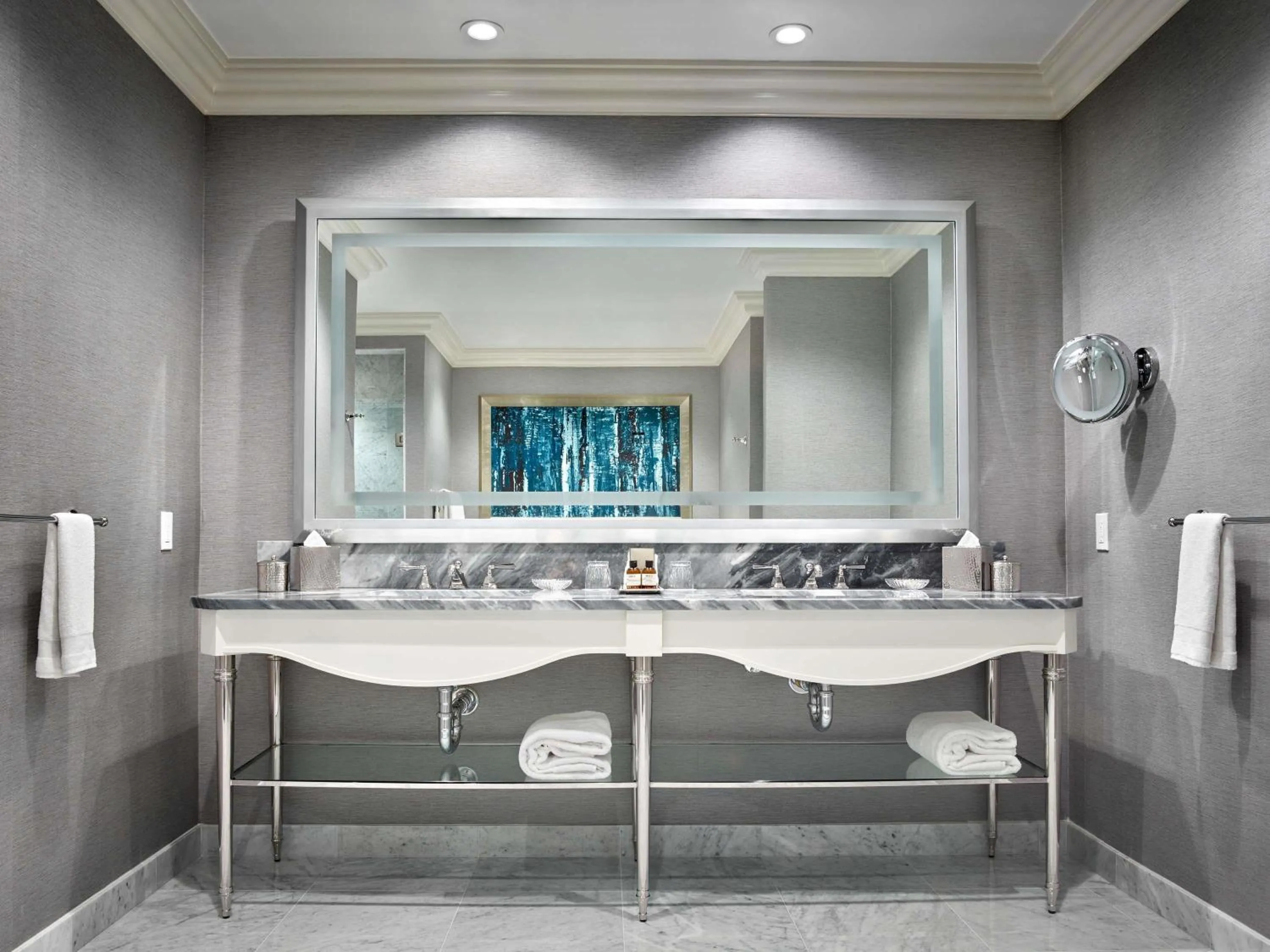 Bedroom in Fairmont Olympic Hotel