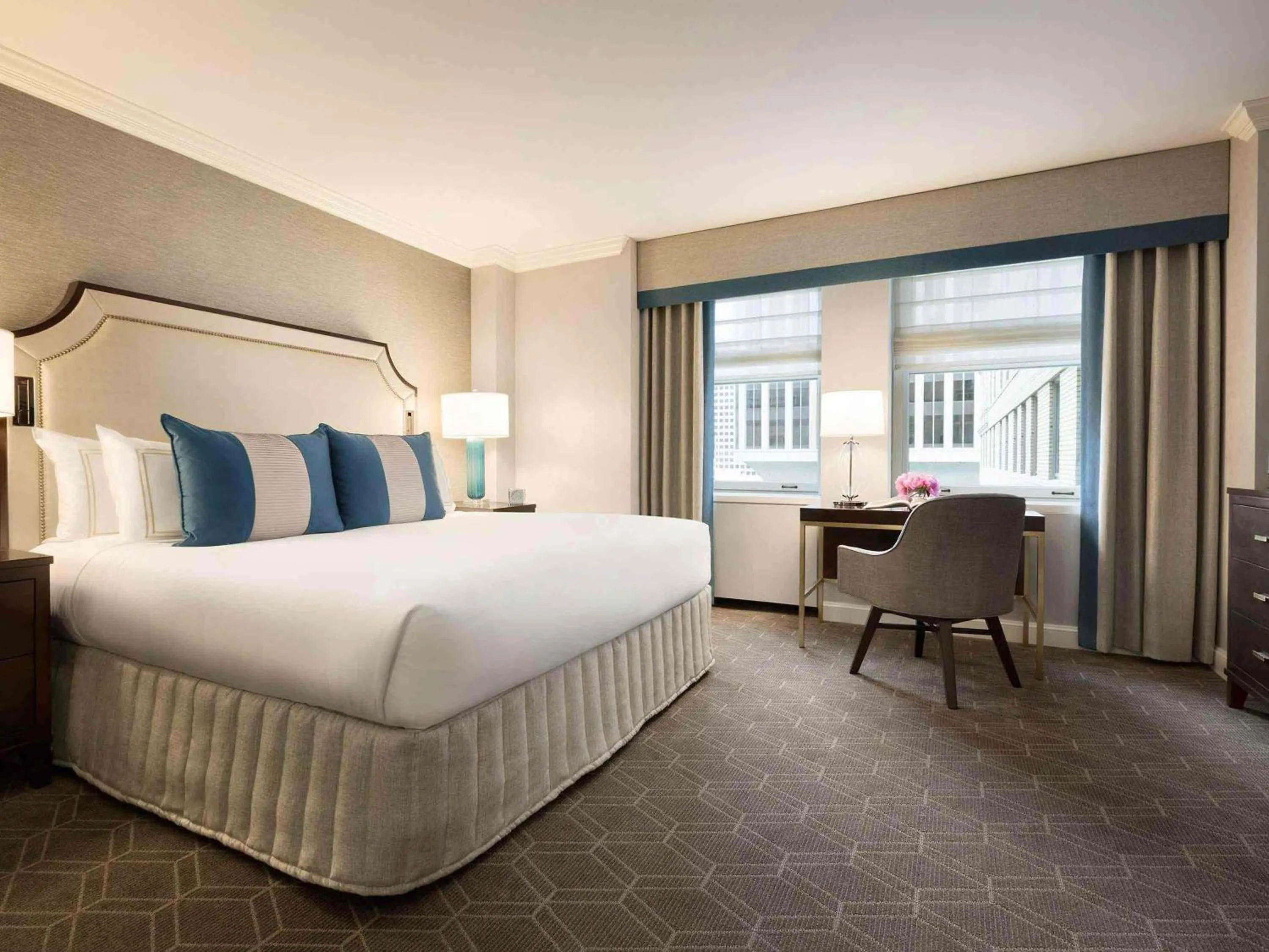 Bedroom, Bed in Fairmont Olympic Hotel