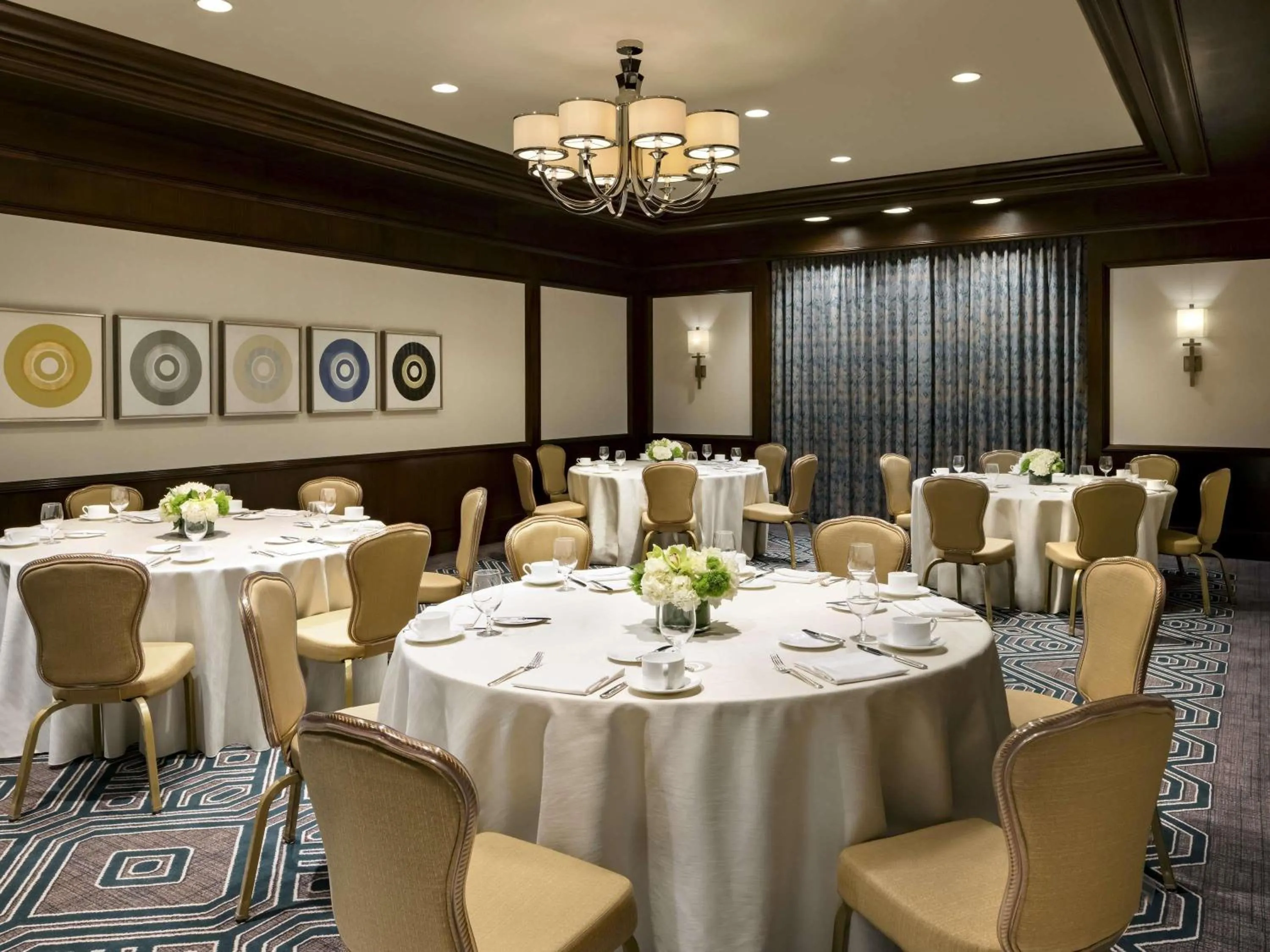 Business facilities in Fairmont Olympic Hotel