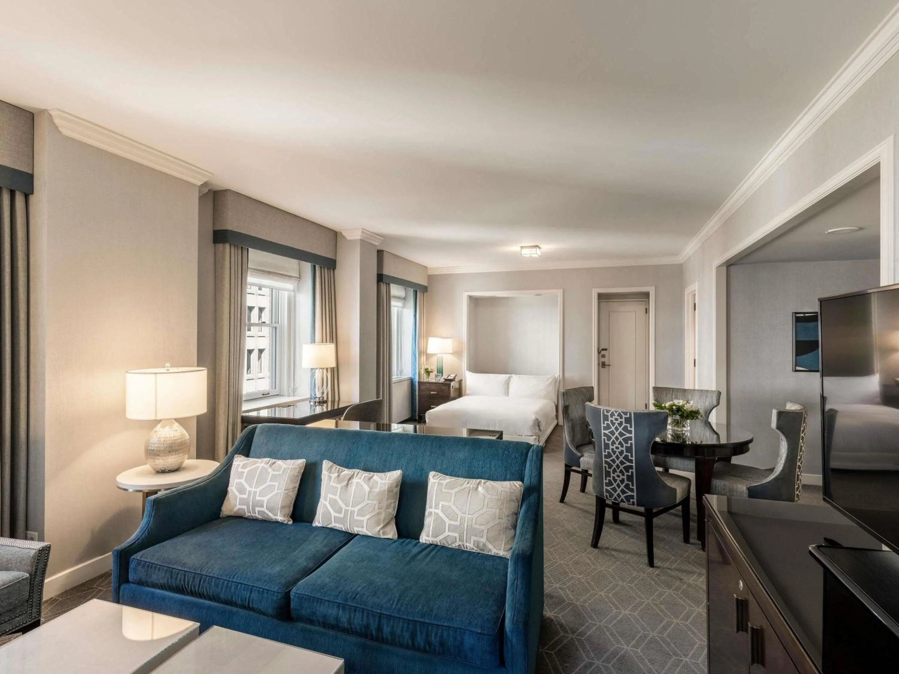 Photo of the whole room, Bed in Fairmont Olympic Hotel