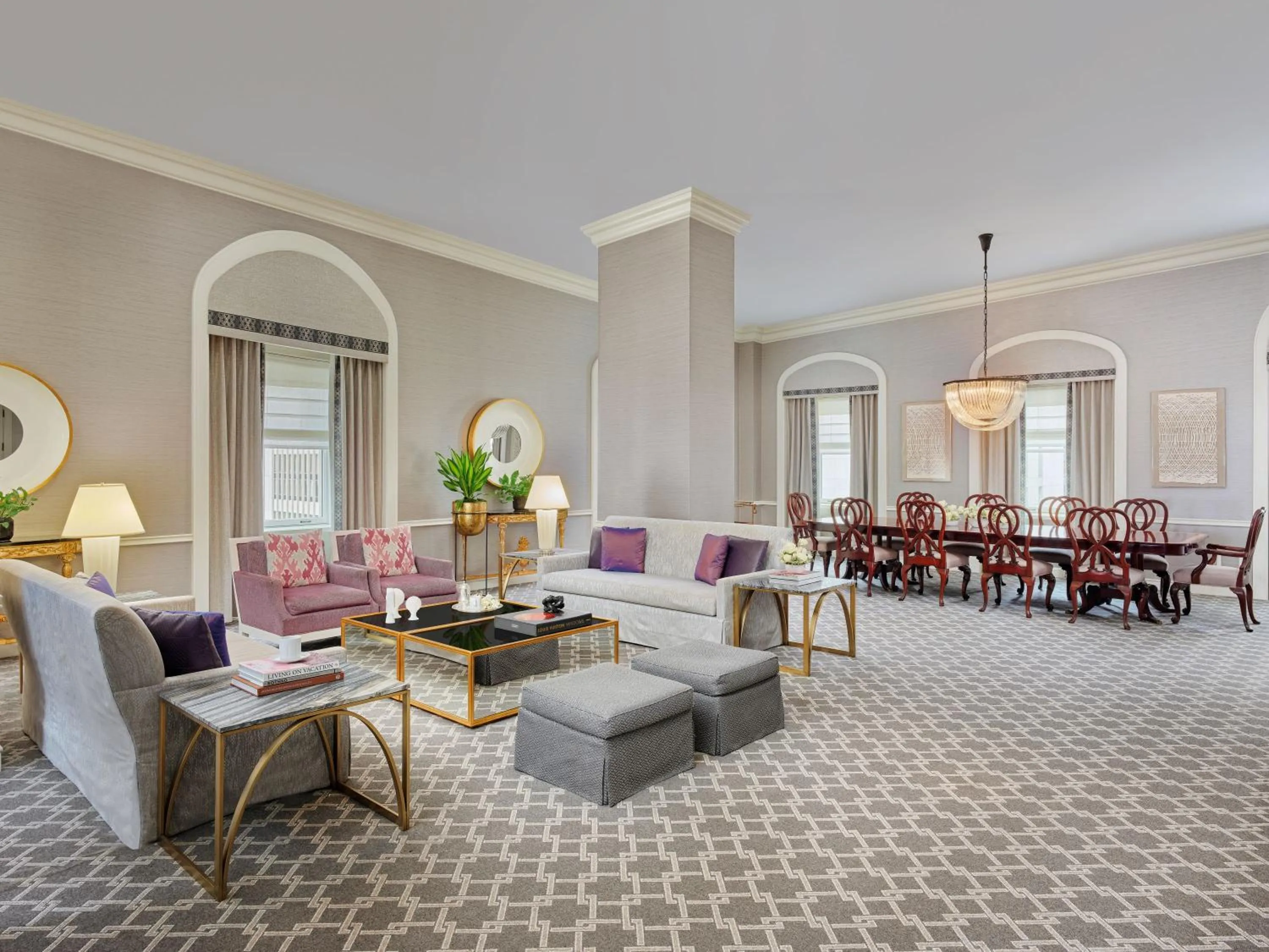 Living room in Fairmont Olympic Hotel