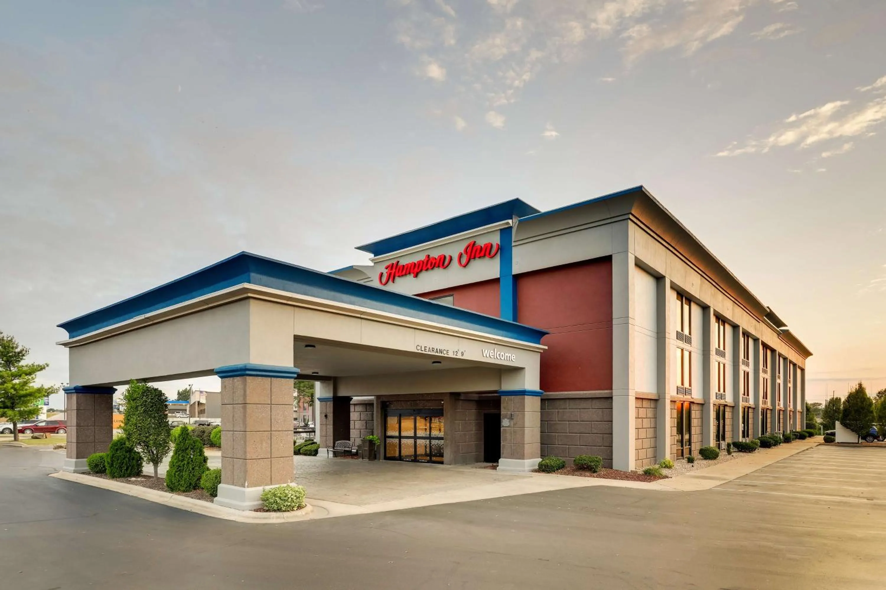 Property building in Hampton Inn Lebanon