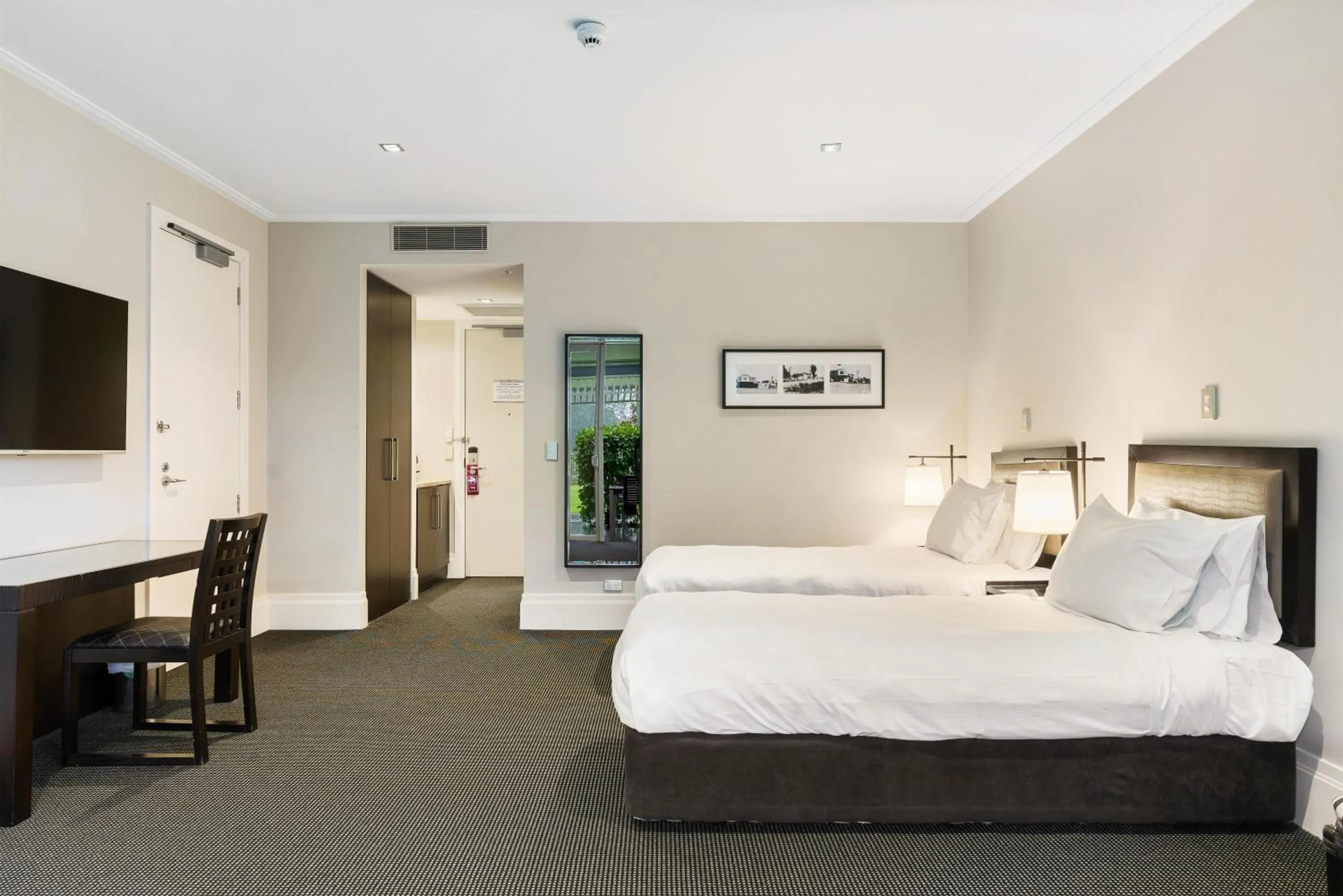 Bedroom, Bed in Hilton Lake Taupo