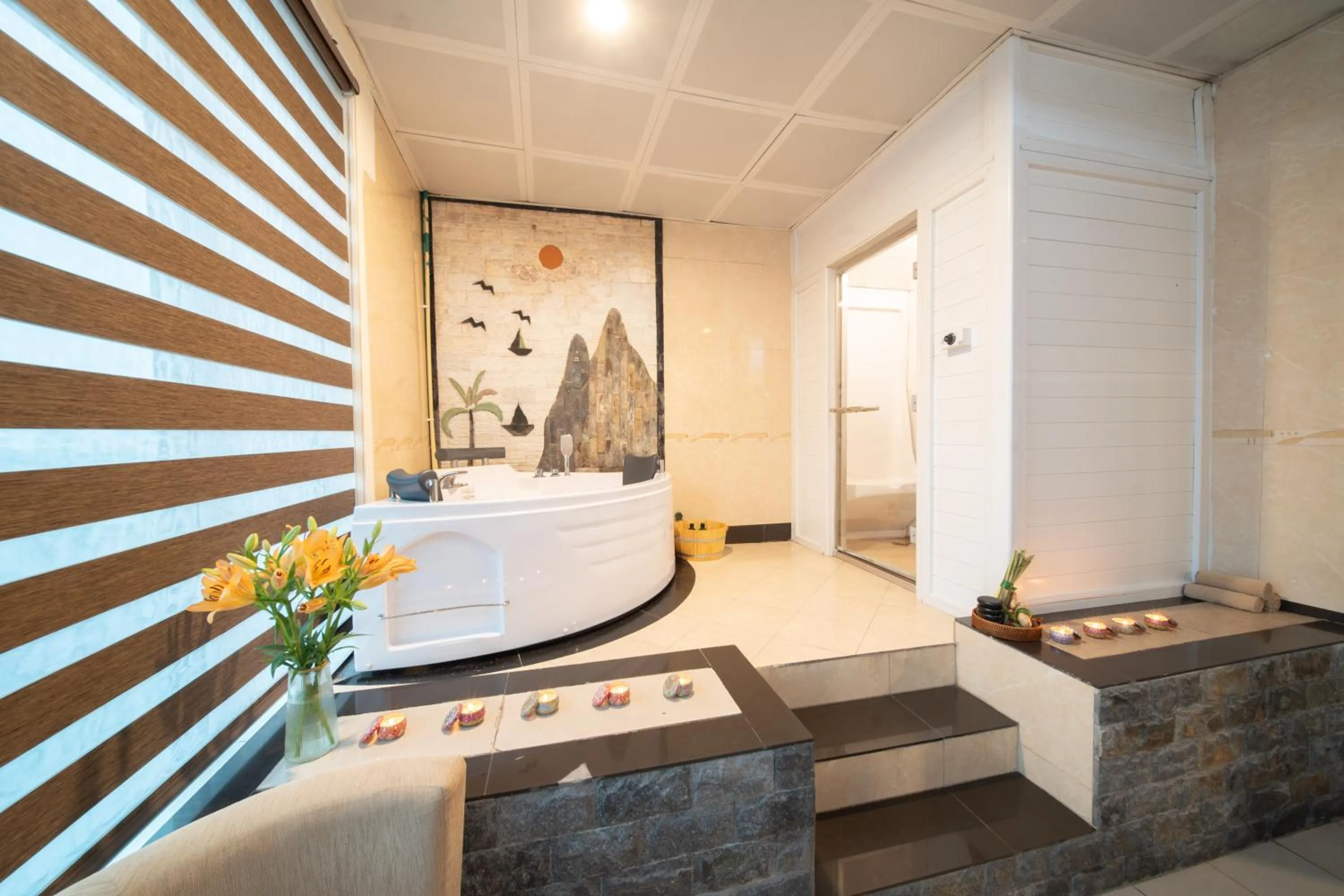 Sauna, Bed in Muong Thanh Grand Hanoi Hotel