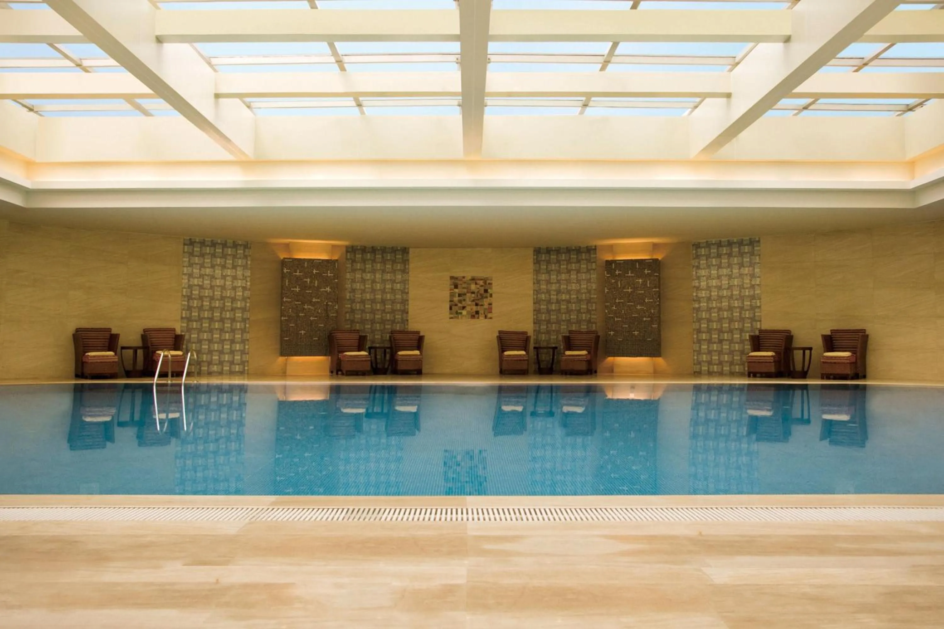 Swimming pool in Courtyard By Marriott Shanghai Xujiahui