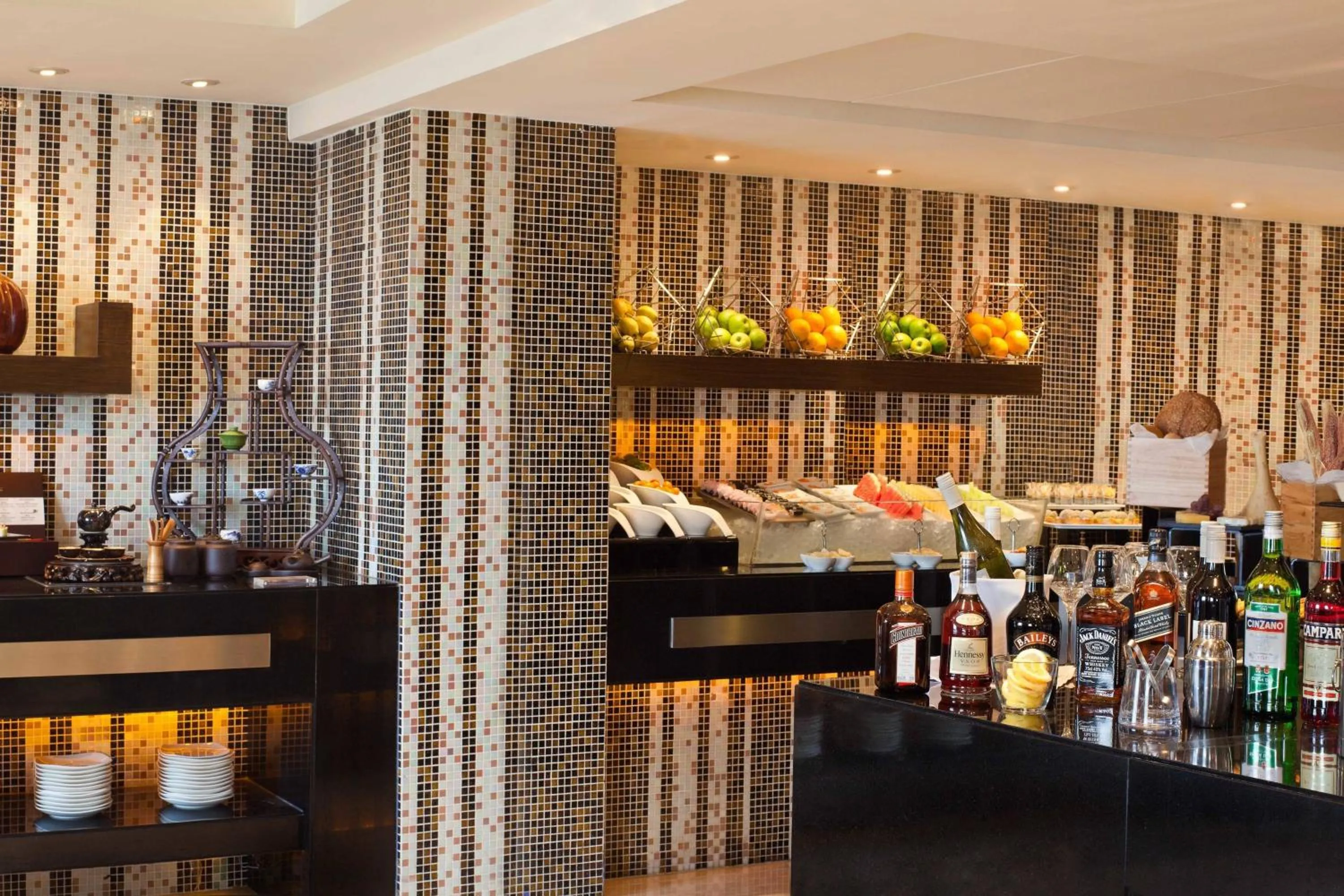 Lounge or bar in Courtyard By Marriott Shanghai Xujiahui