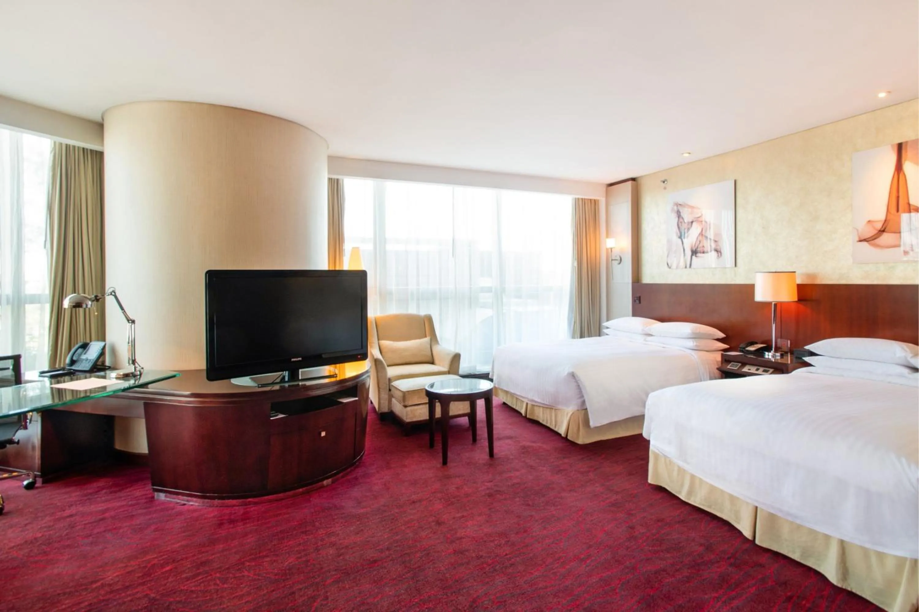 Photo of the whole room, Bed in Beijing Marriott Hotel Northeast