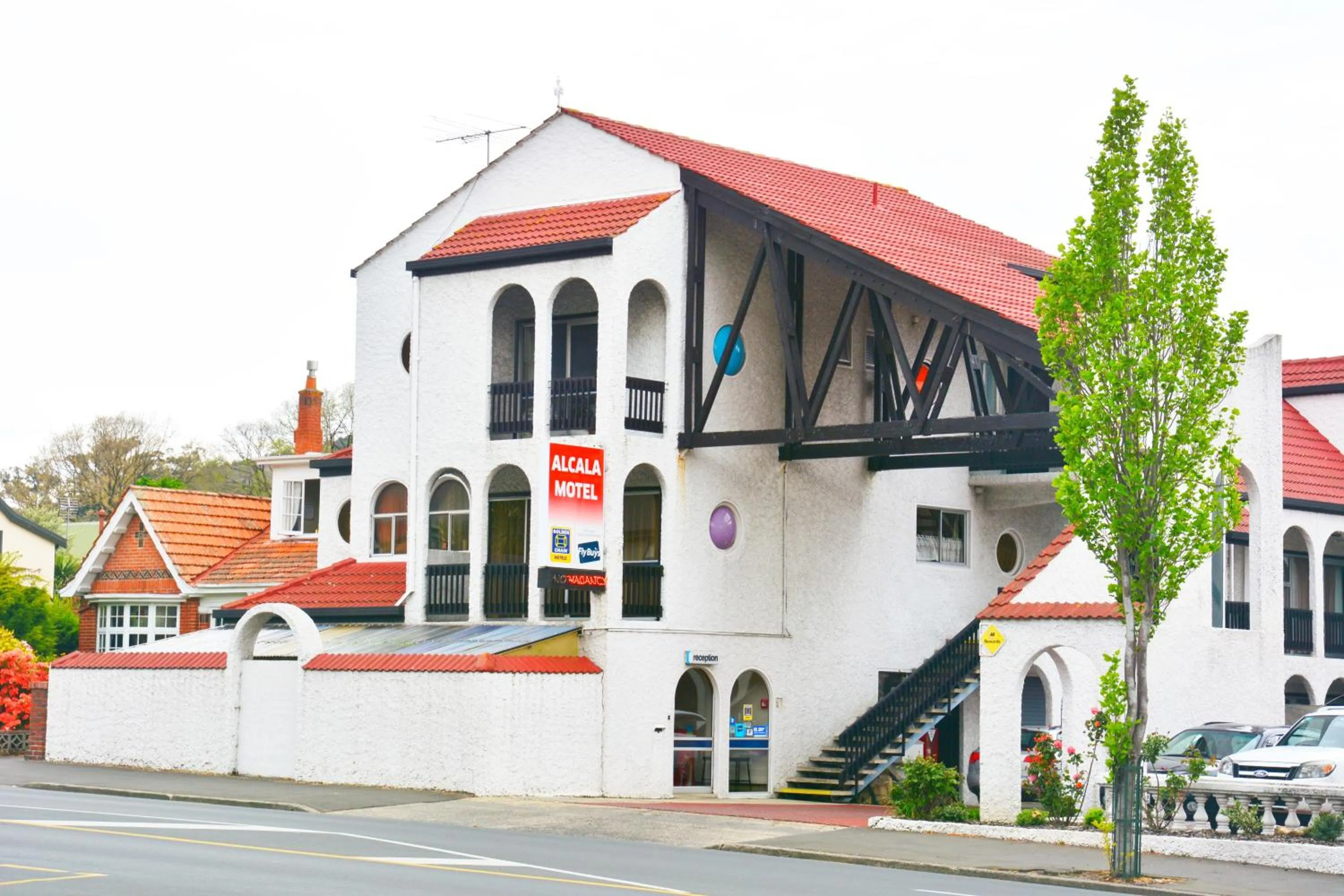 Property building in Alcala Motor Lodge