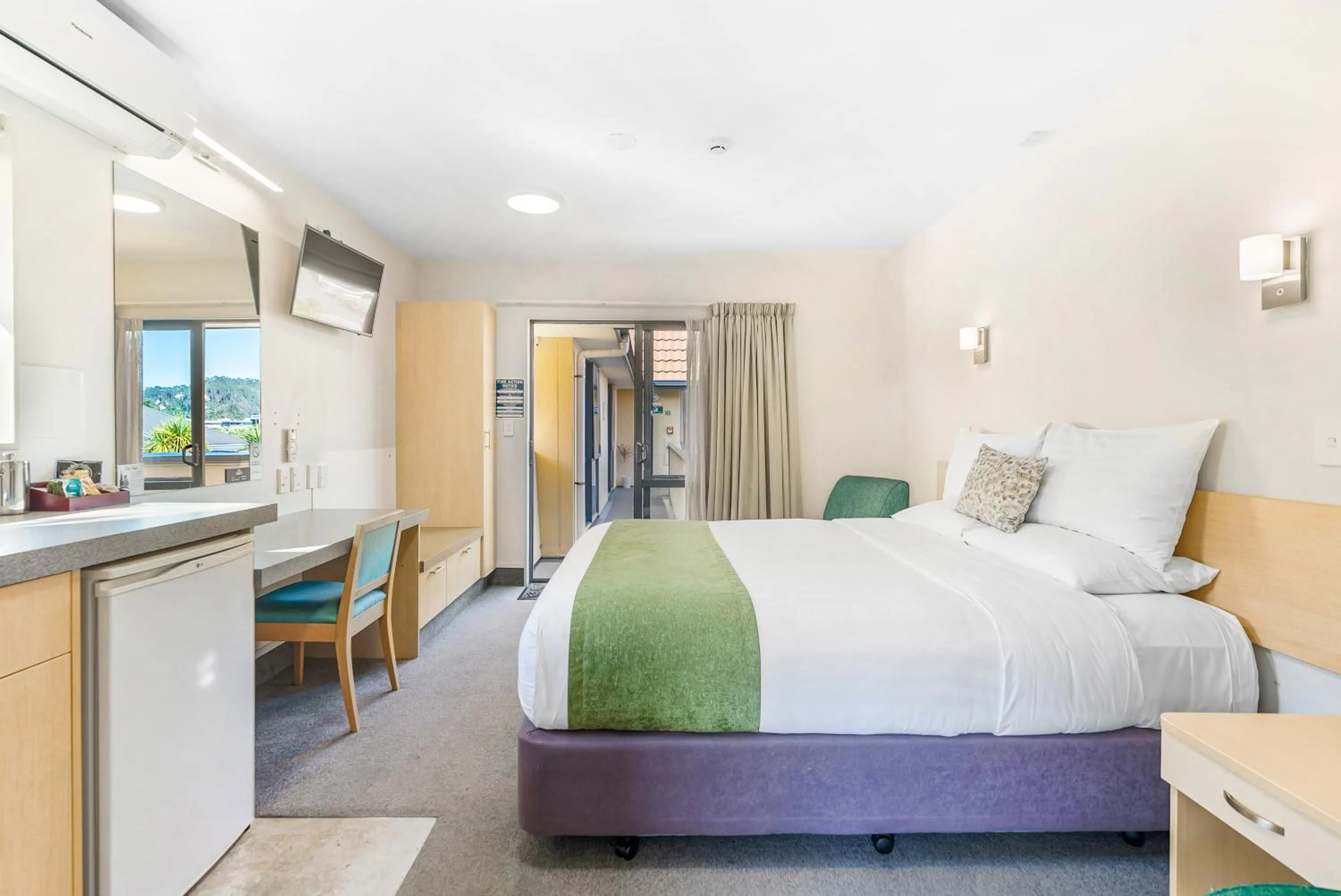 Bed in Bella Vista Motel Whangarei