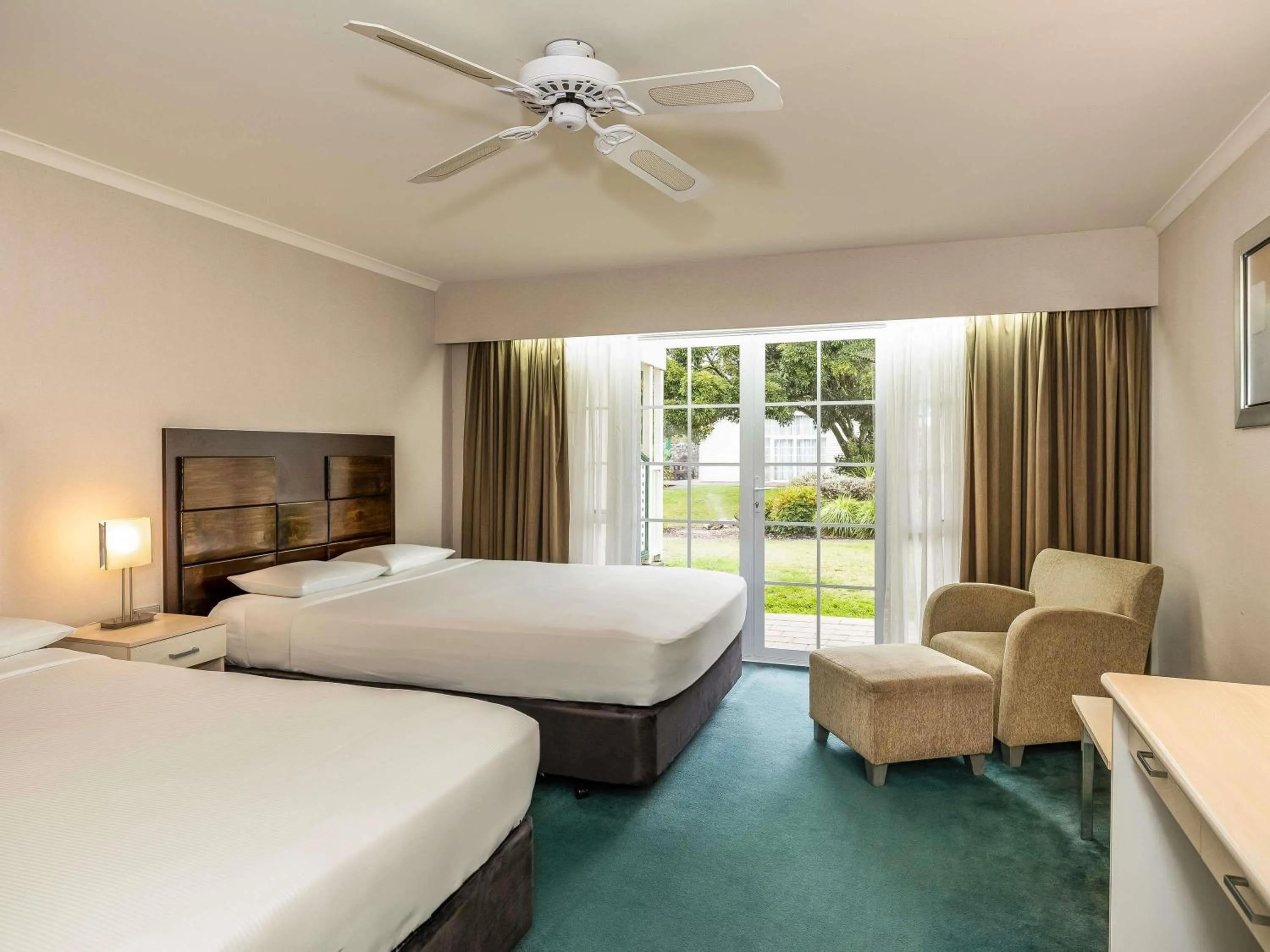 Bedroom, Bed in Wairakei Resort Taupo