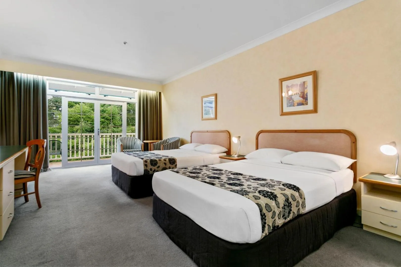 Superior Twin Room in Wairakei Resort Taupo