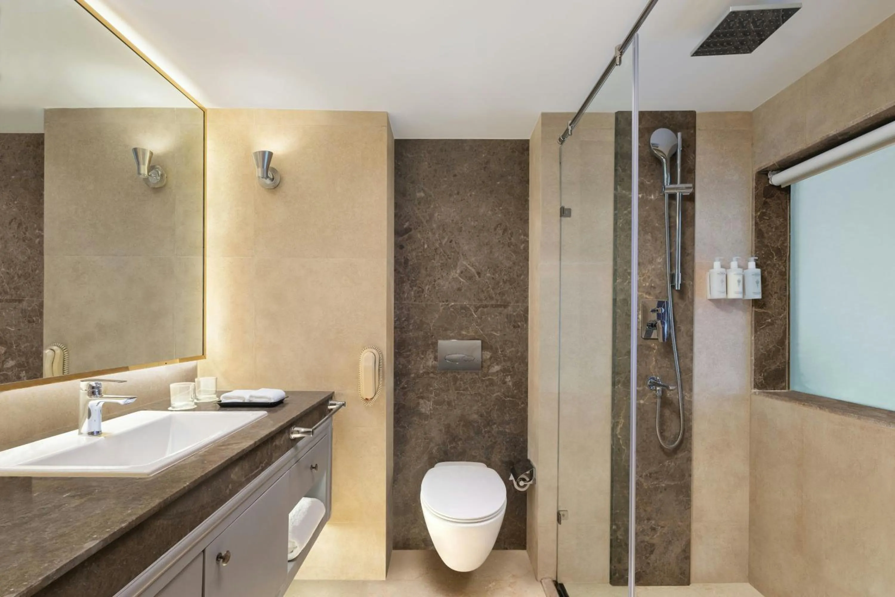 Photo of the whole room in The Soaltee Kathmandu, Autograph Collection