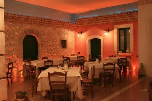 Restaurant/places to eat in MARCHESINA RESORT srls