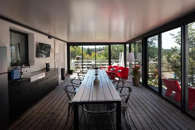 Communal lounge/ TV room in Mise en Scène