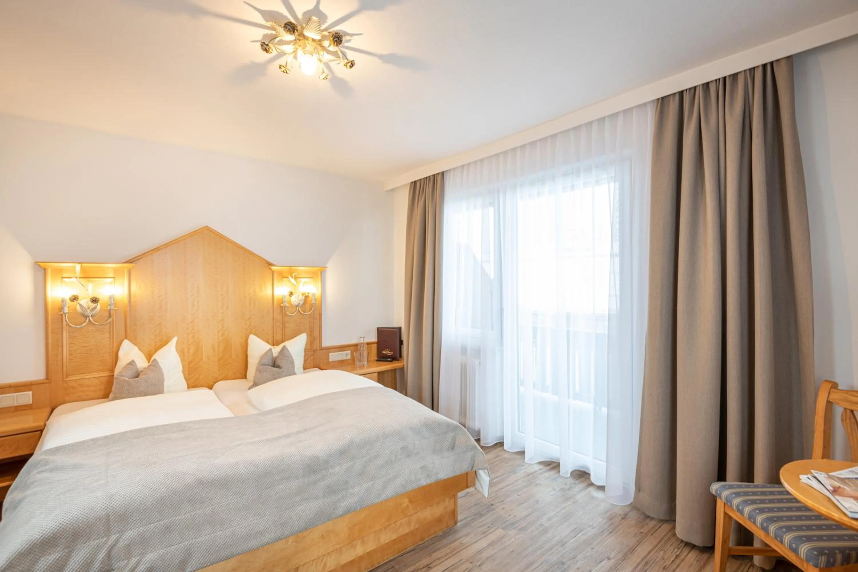 Photo of the whole room, Bed in Hotel Stegerbräu