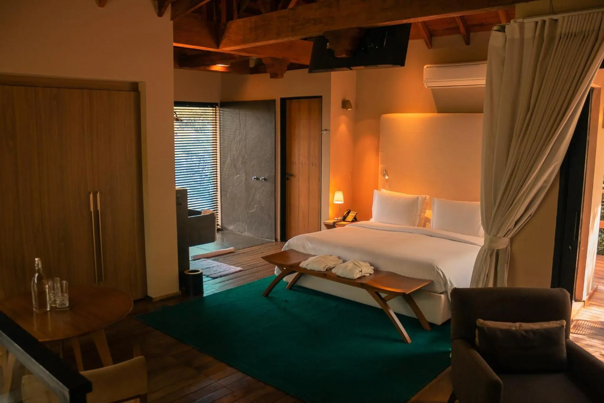 Photo of the whole room, Bed in Botanique Hotel Experience - Campos do Jordão