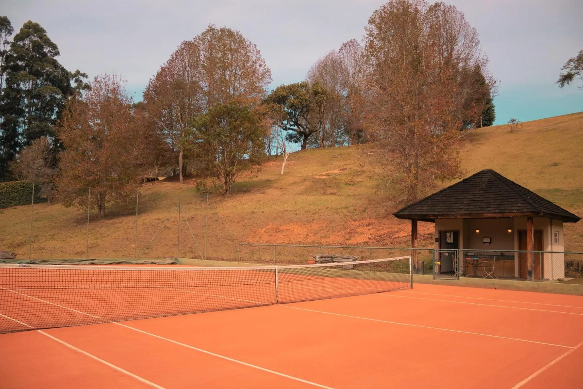 Tennis court in Botanique Hotel Experience - Campos do Jordão