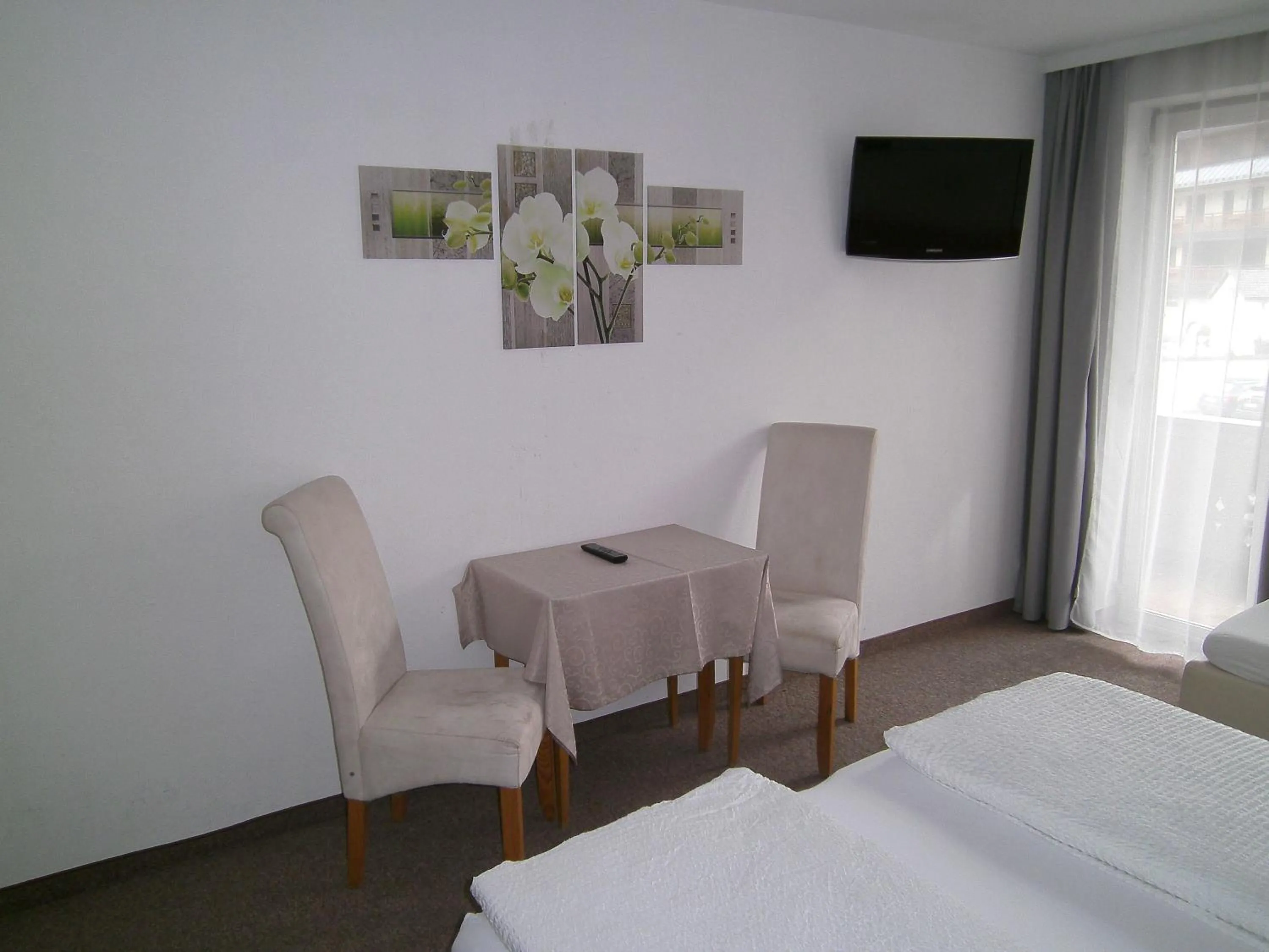 Bedroom, Bed in Gasthof Hotel Kirchenwirt